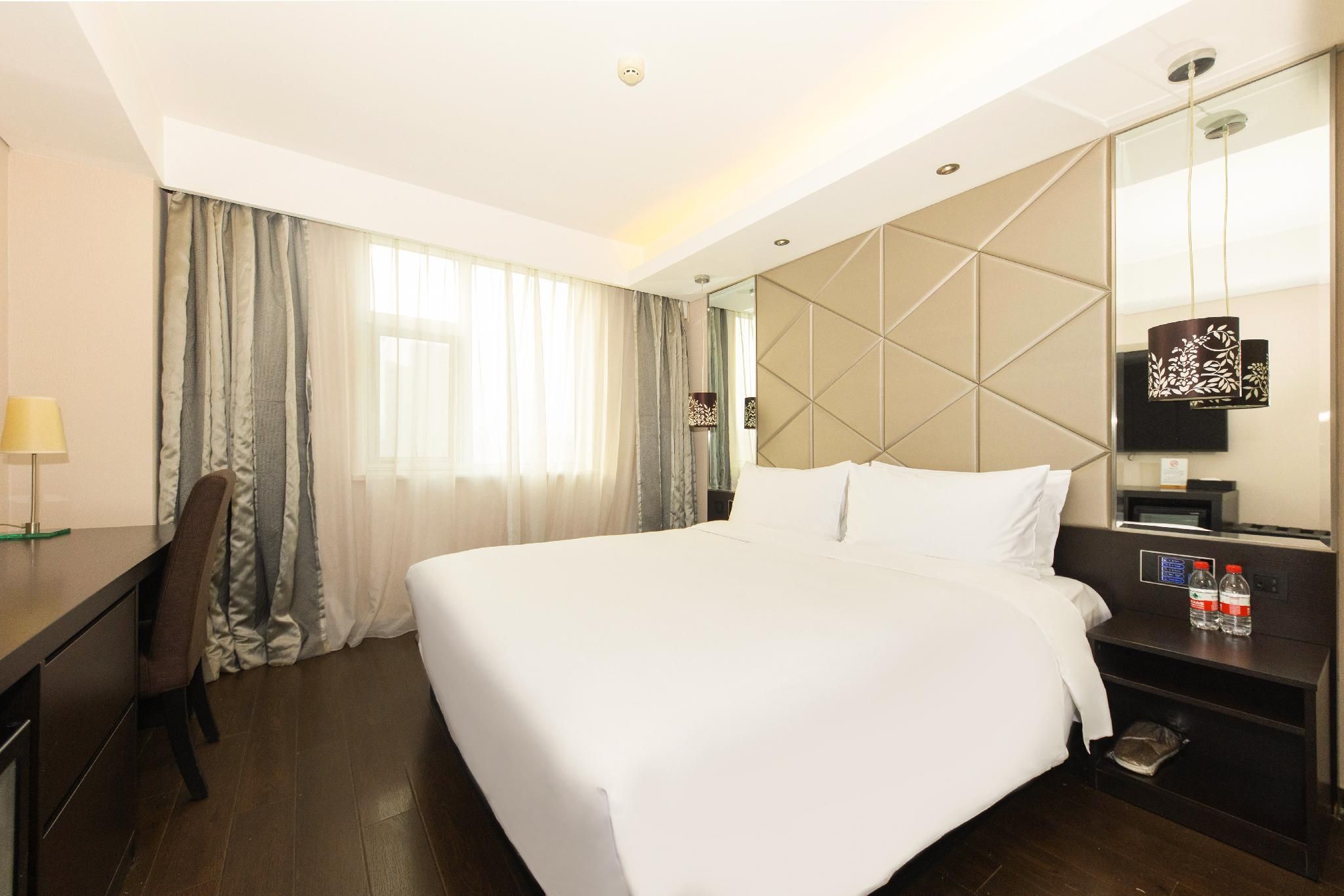Business Queen Bed Room