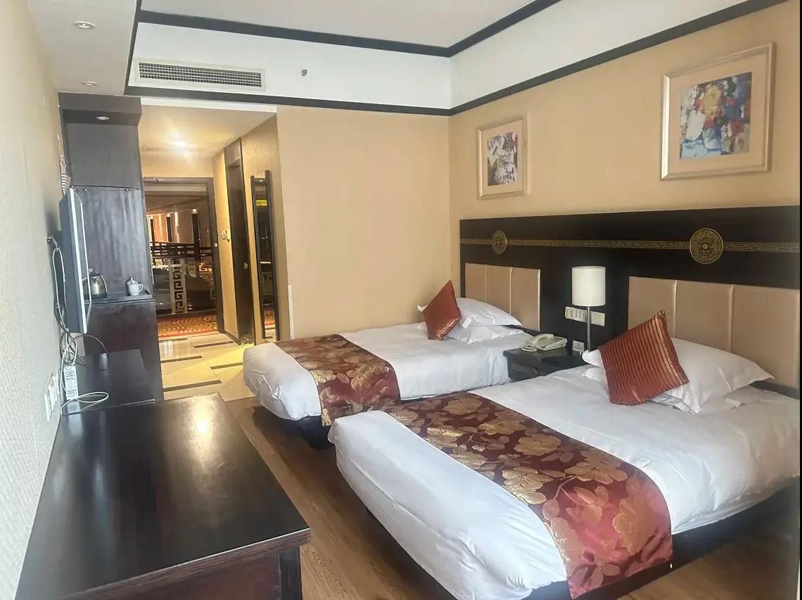 2 Bed Twin Superior Room