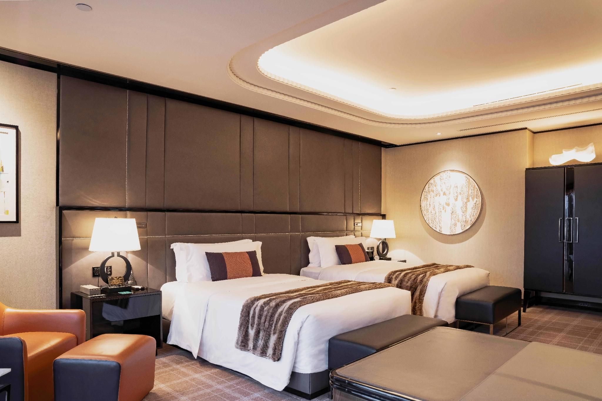 Deluxe River Twin Room