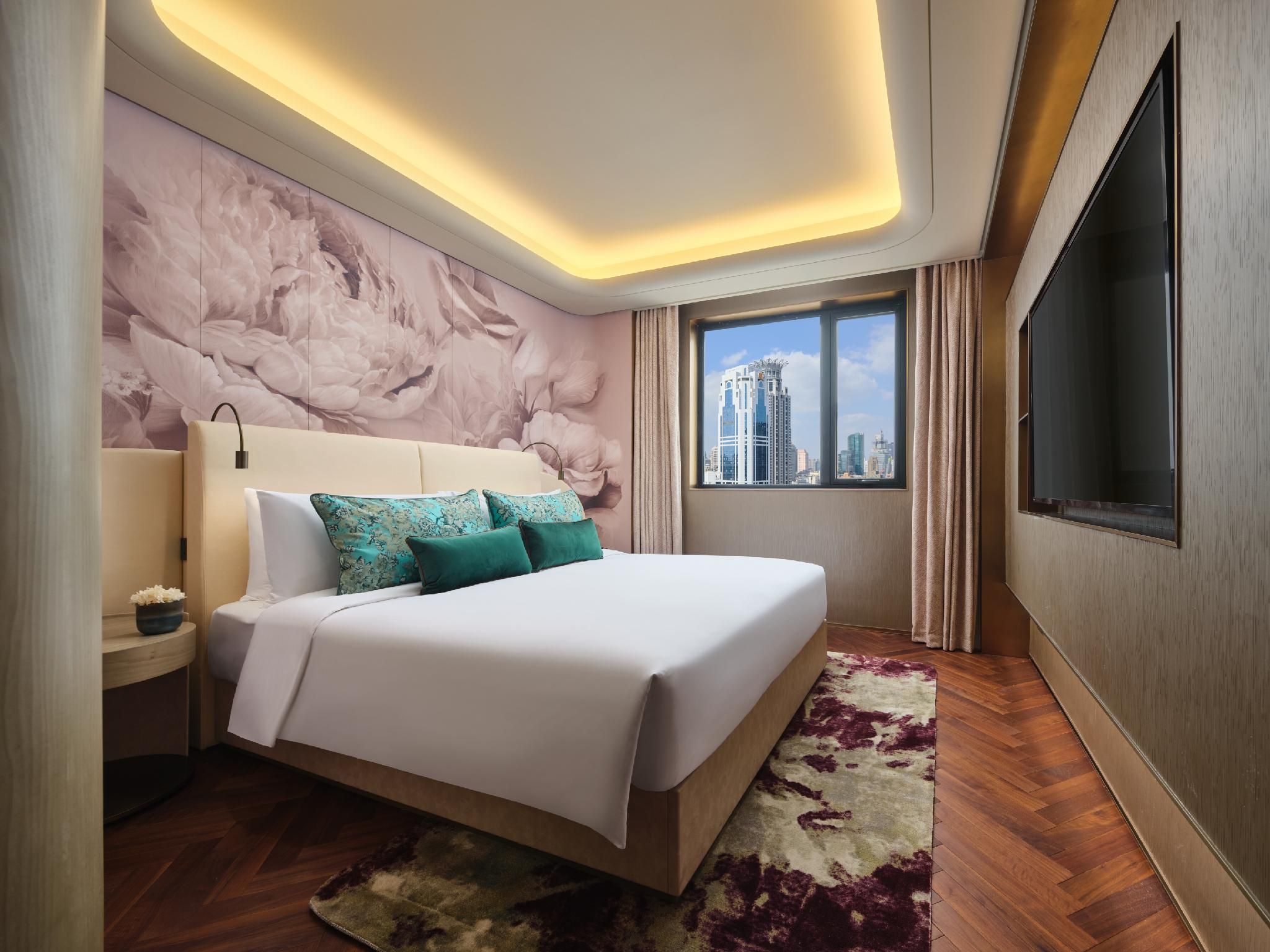 Queen Room with View