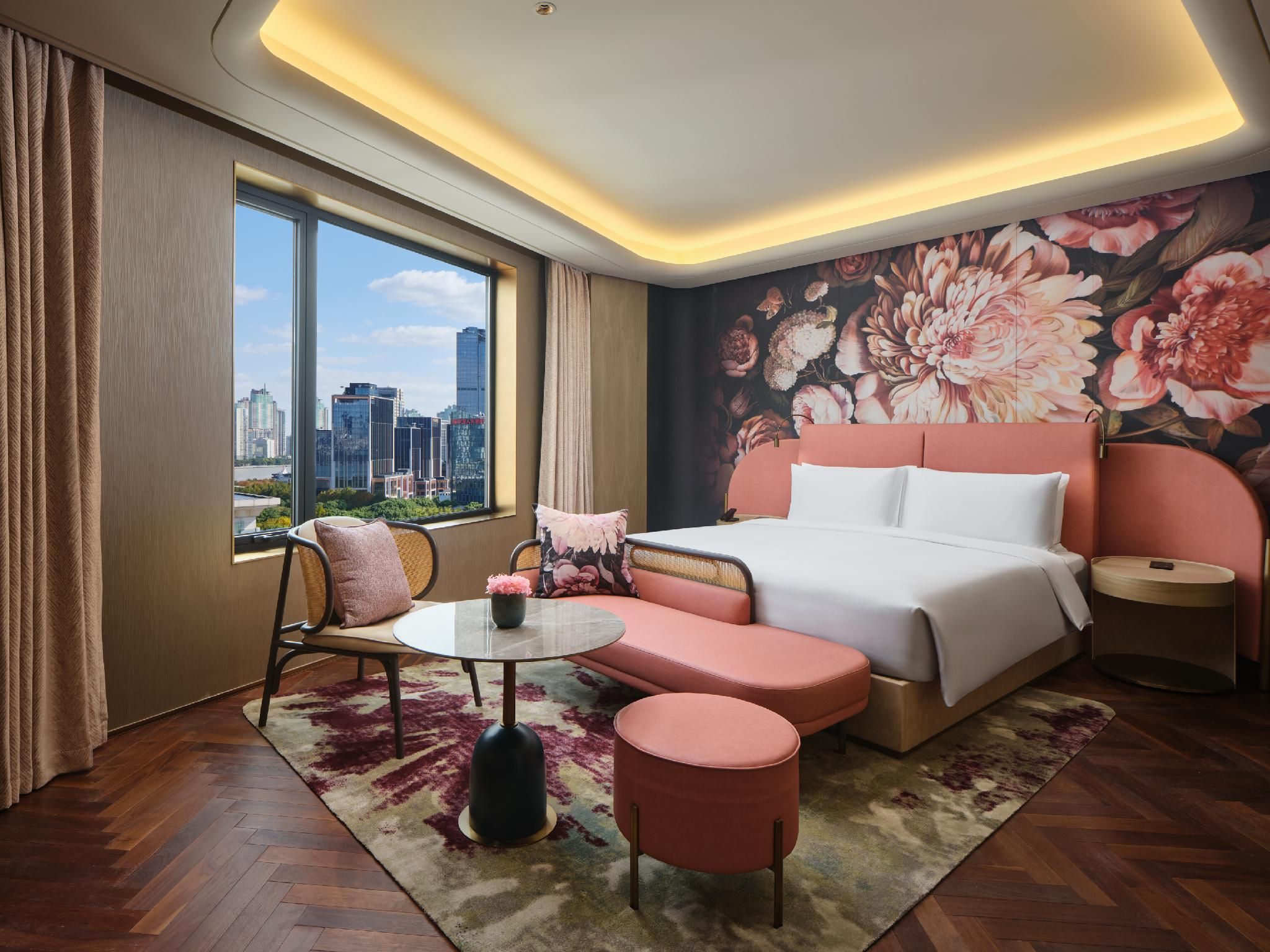 Deluxe City View Queen Room