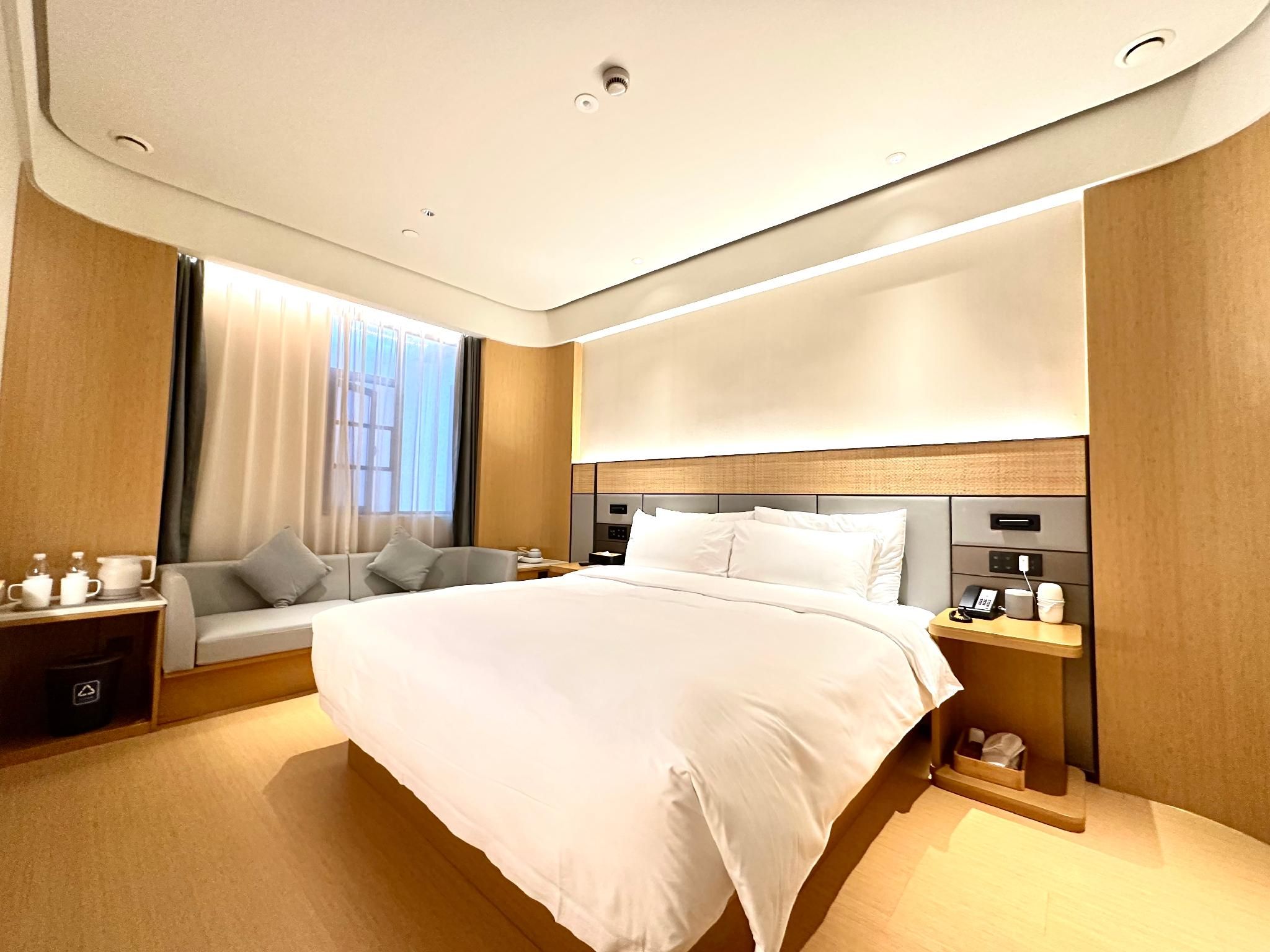 Superior Room Queen