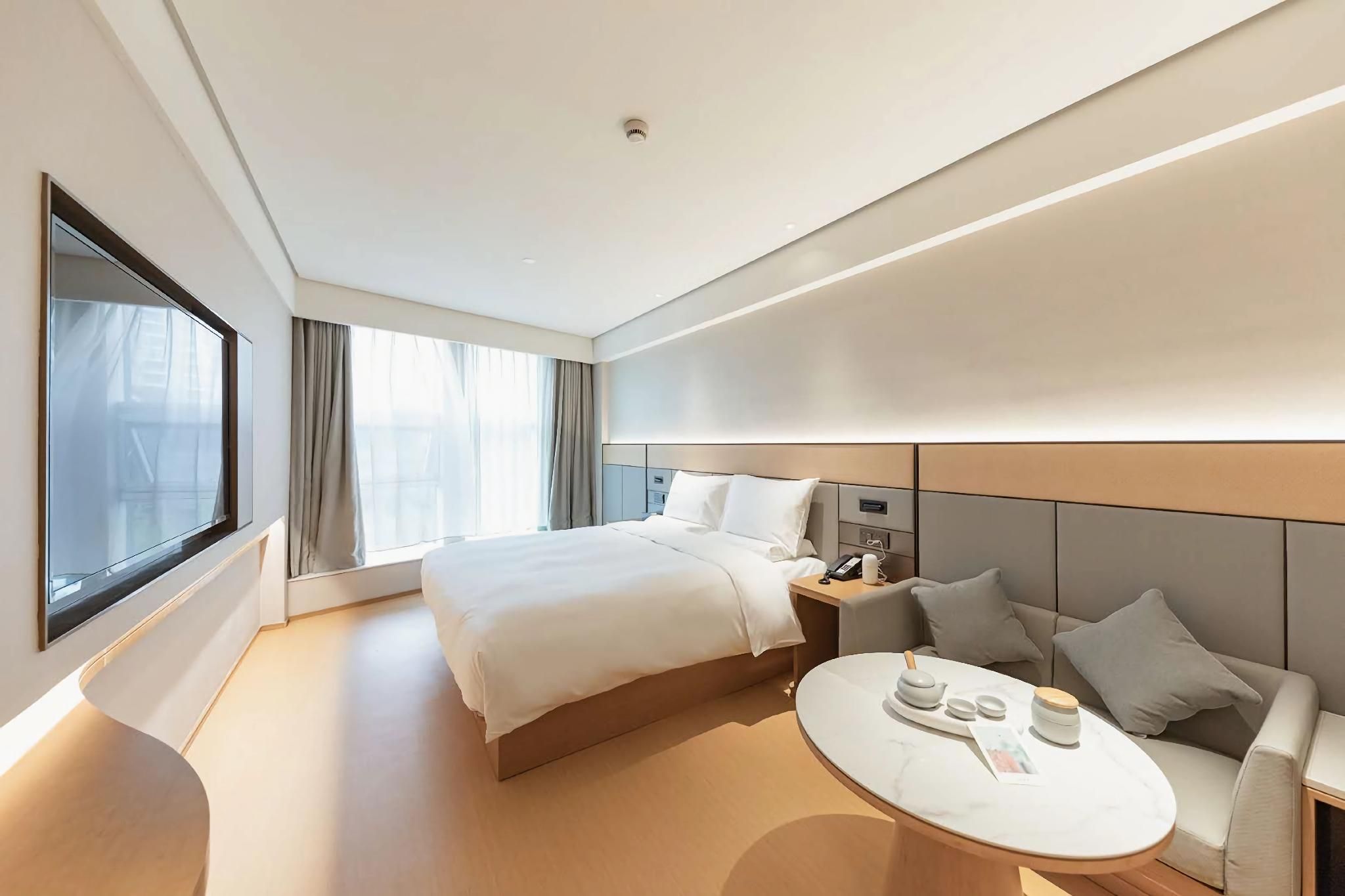 Business Queen Room