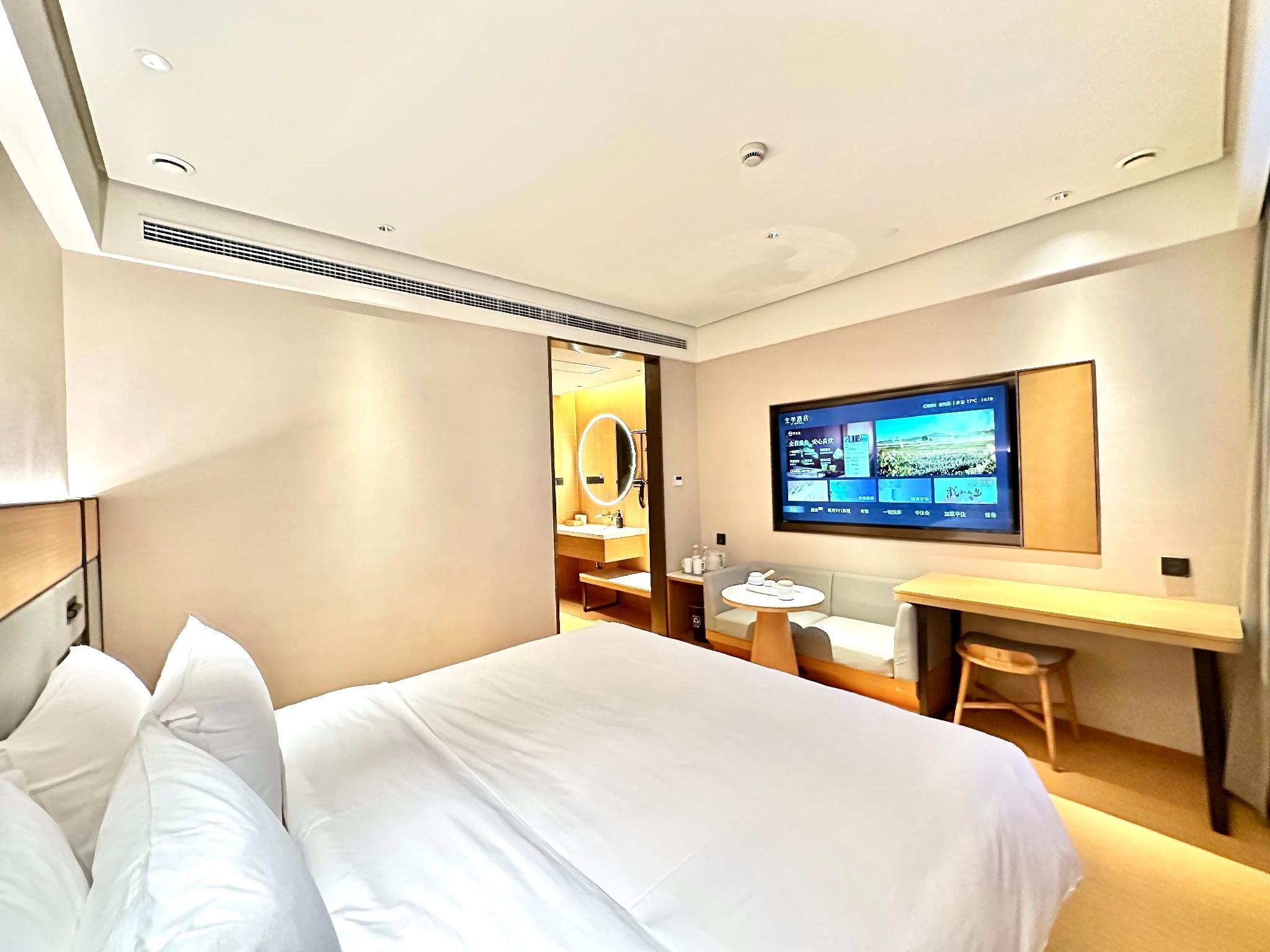 Superior Room Queen