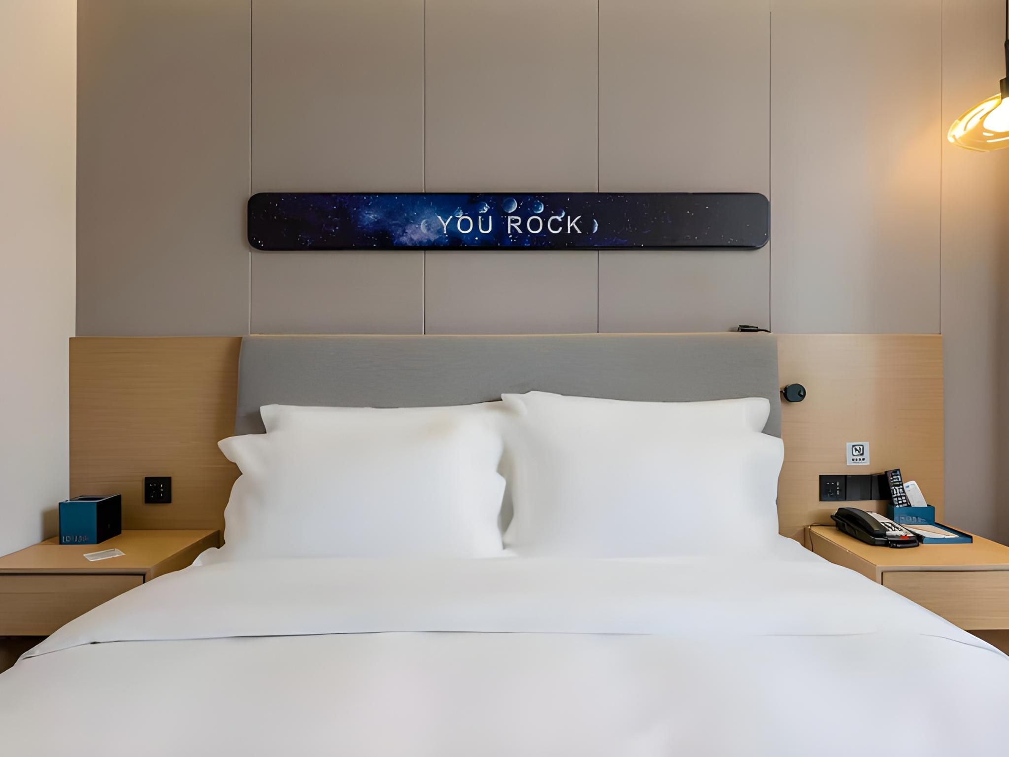 Dossen - Executive Suite
