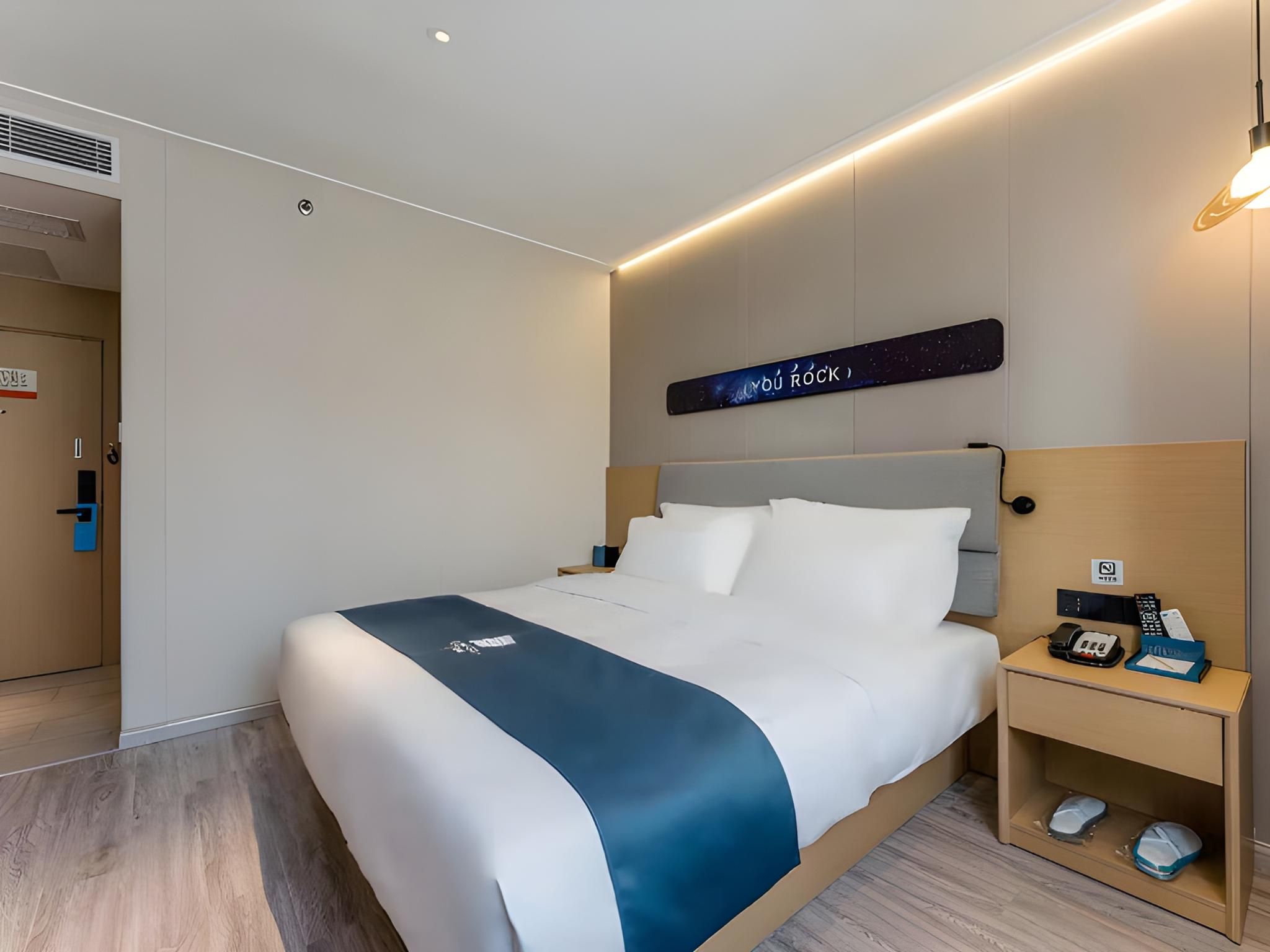 Dossen - Standard Bed Room