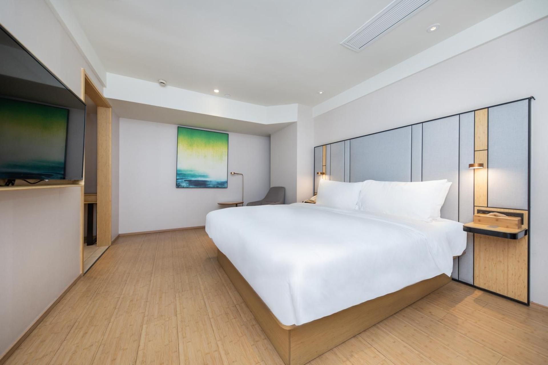 Hotel Queen Room