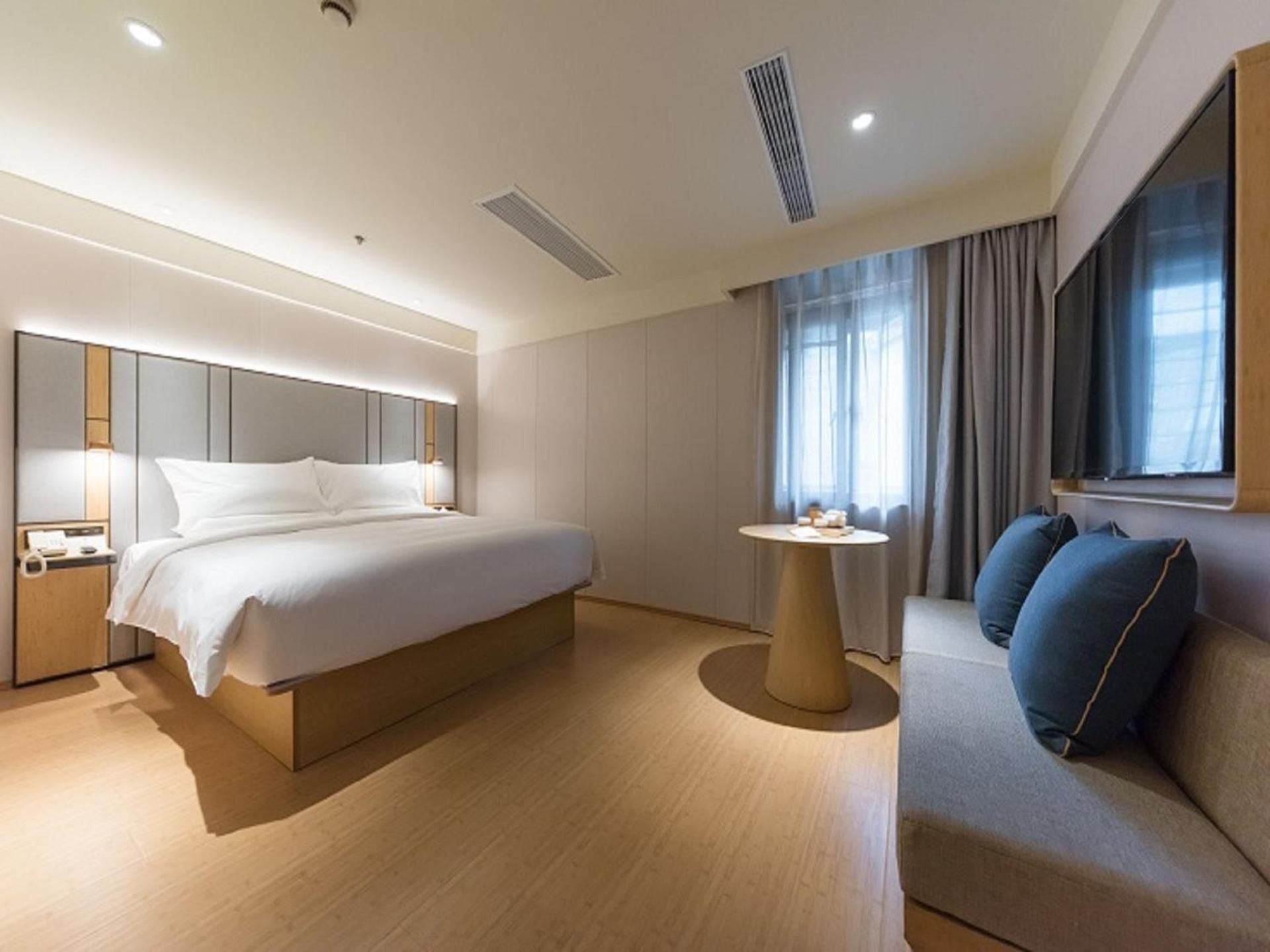Business Queen Bed Room