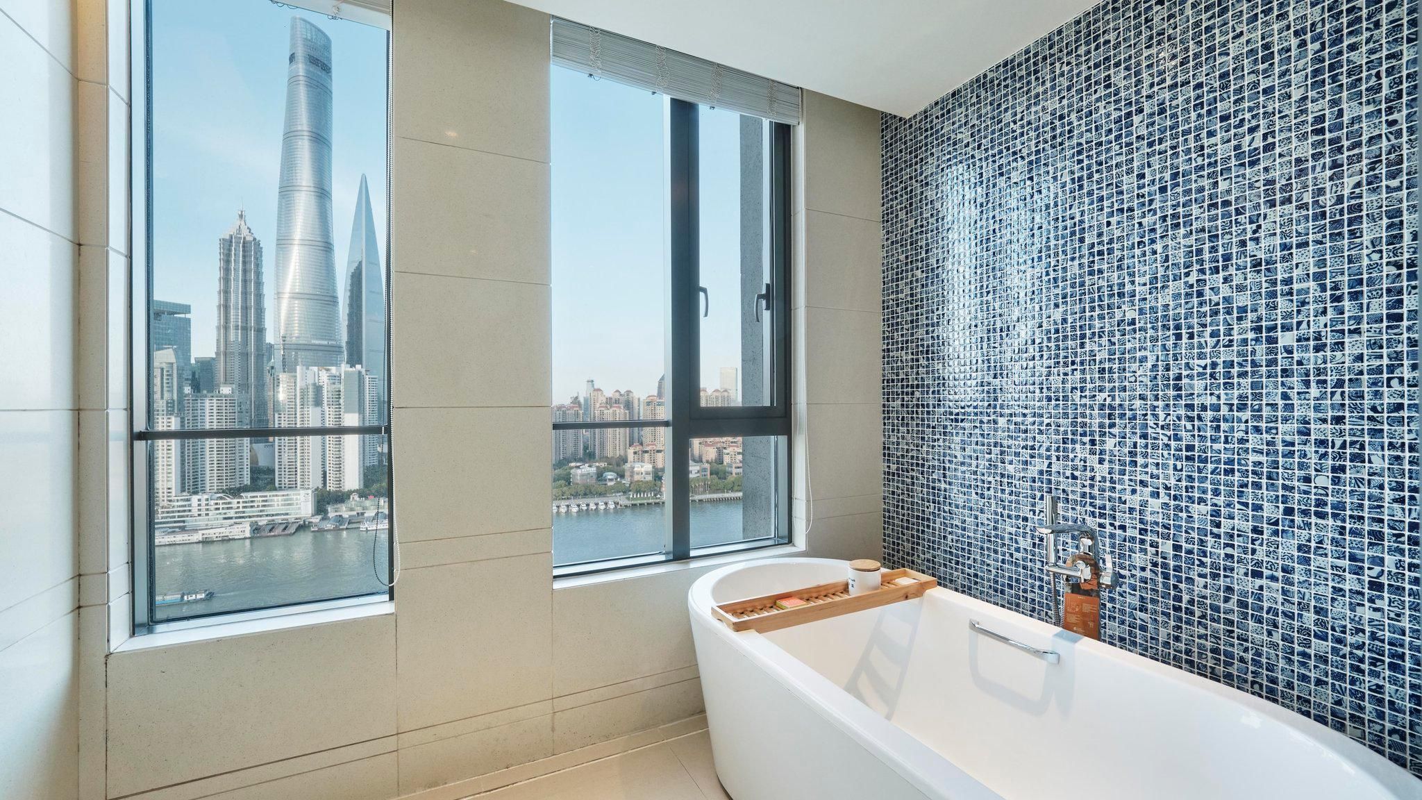 1 King Premium River View Separate Bath