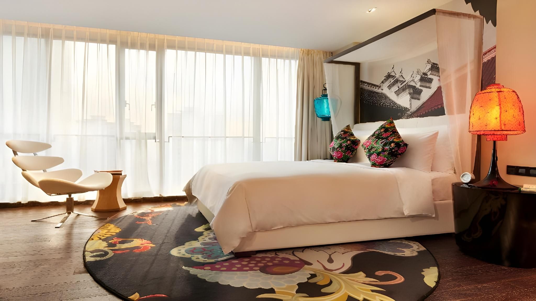 1 King Bed Standard