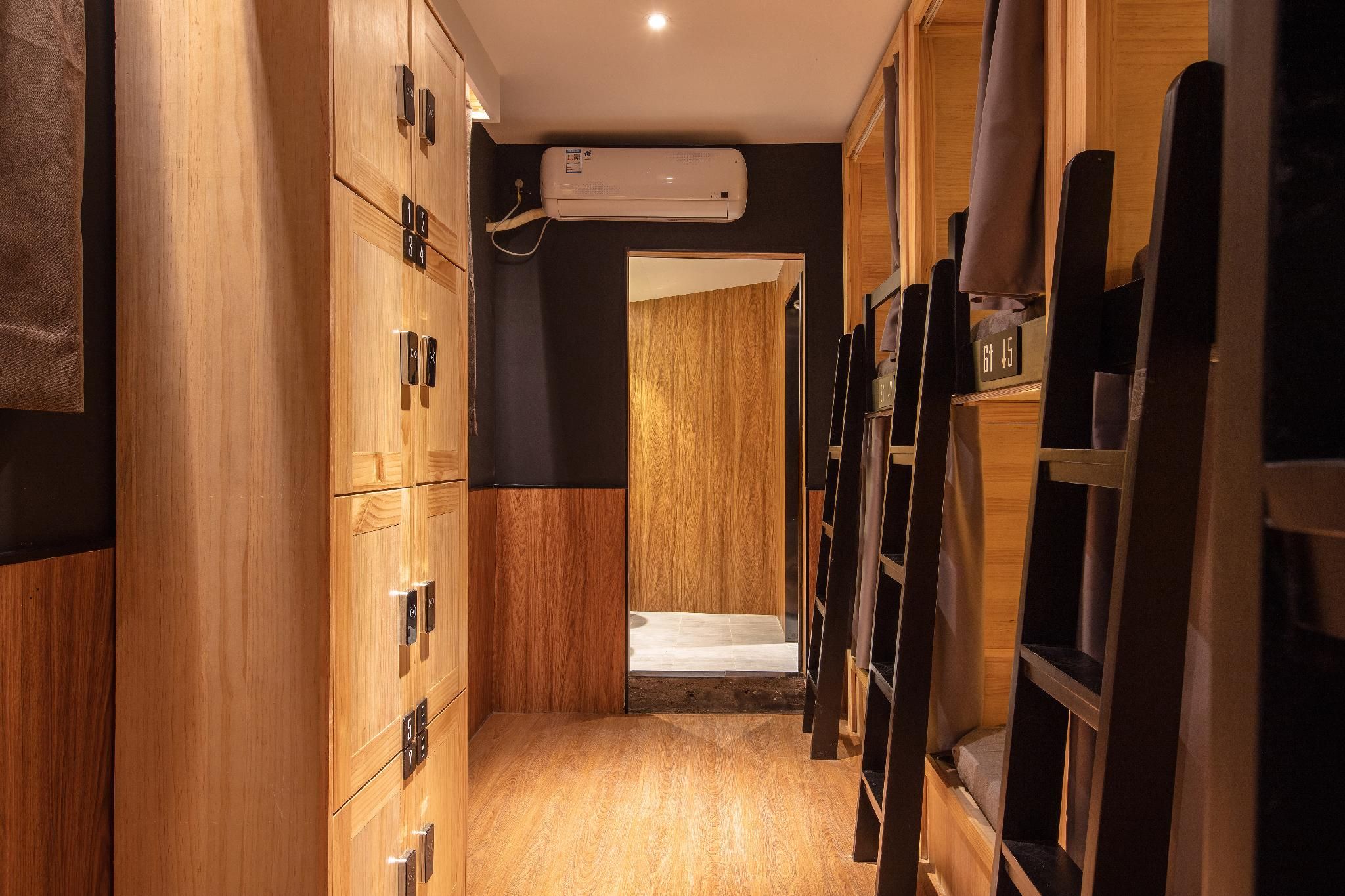 1 Person in 8-Bed Dormitory - Male Only