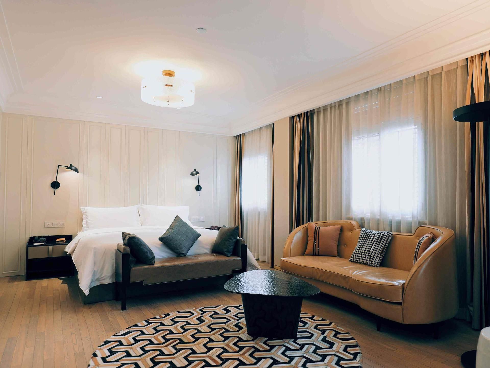 WH - Classic Business Room