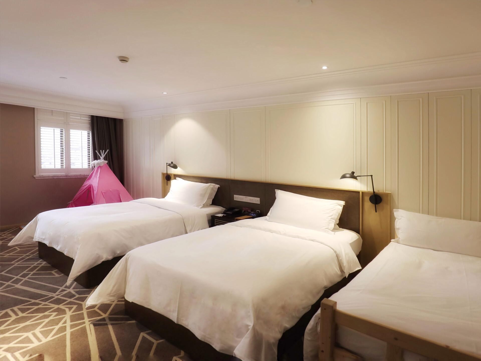 WH - Duhui Triple Room