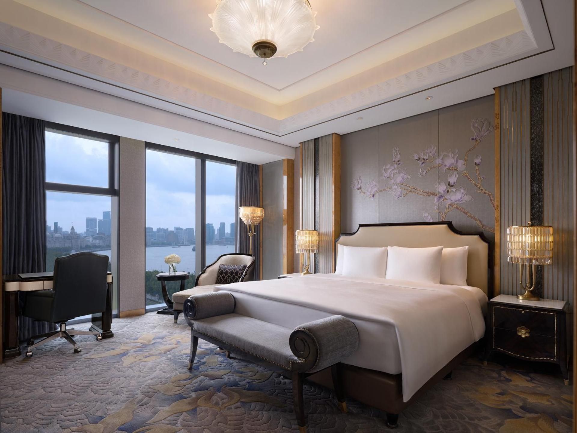 Grand Bund View Room