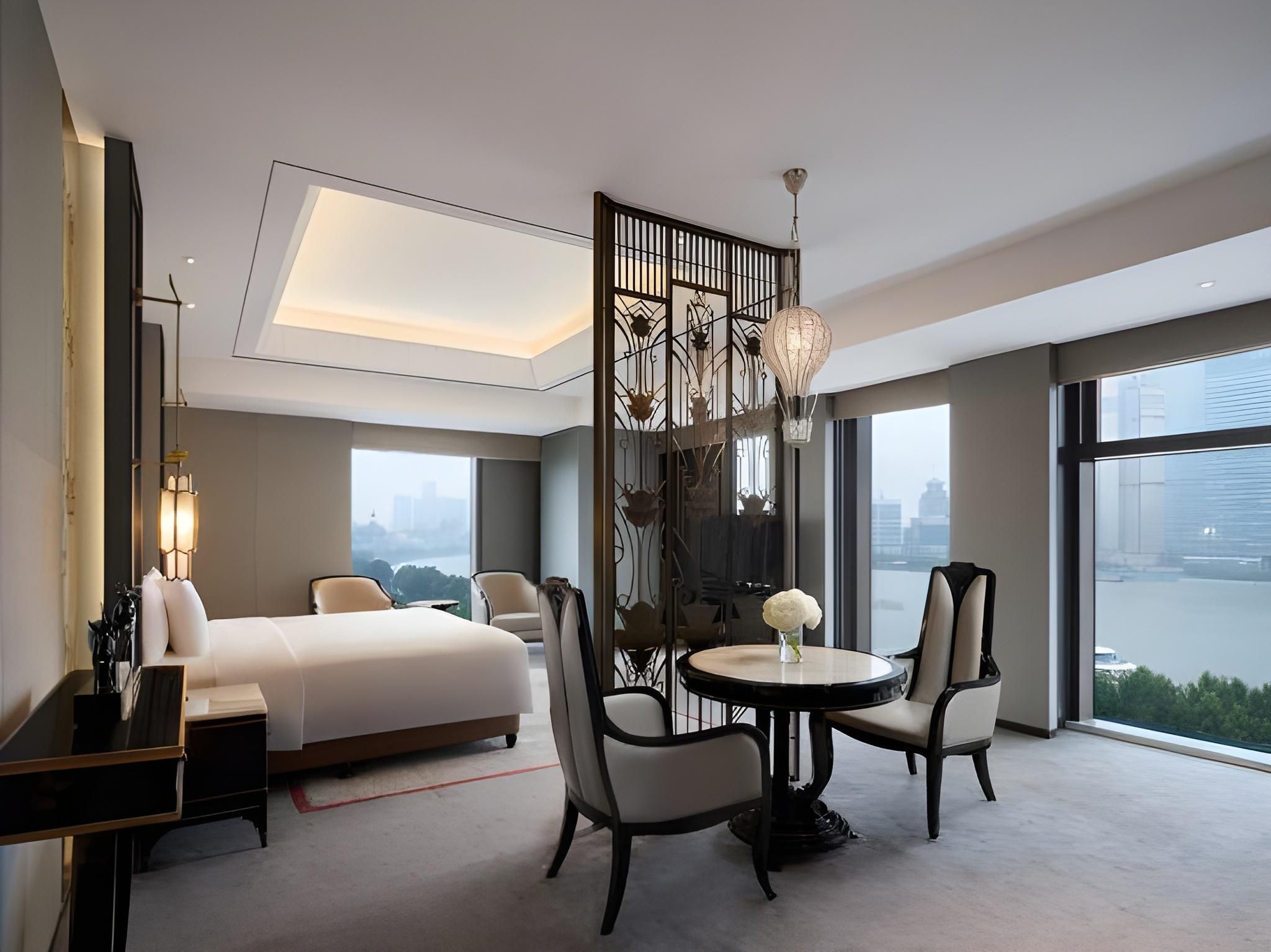 Panoramic Bund View Room