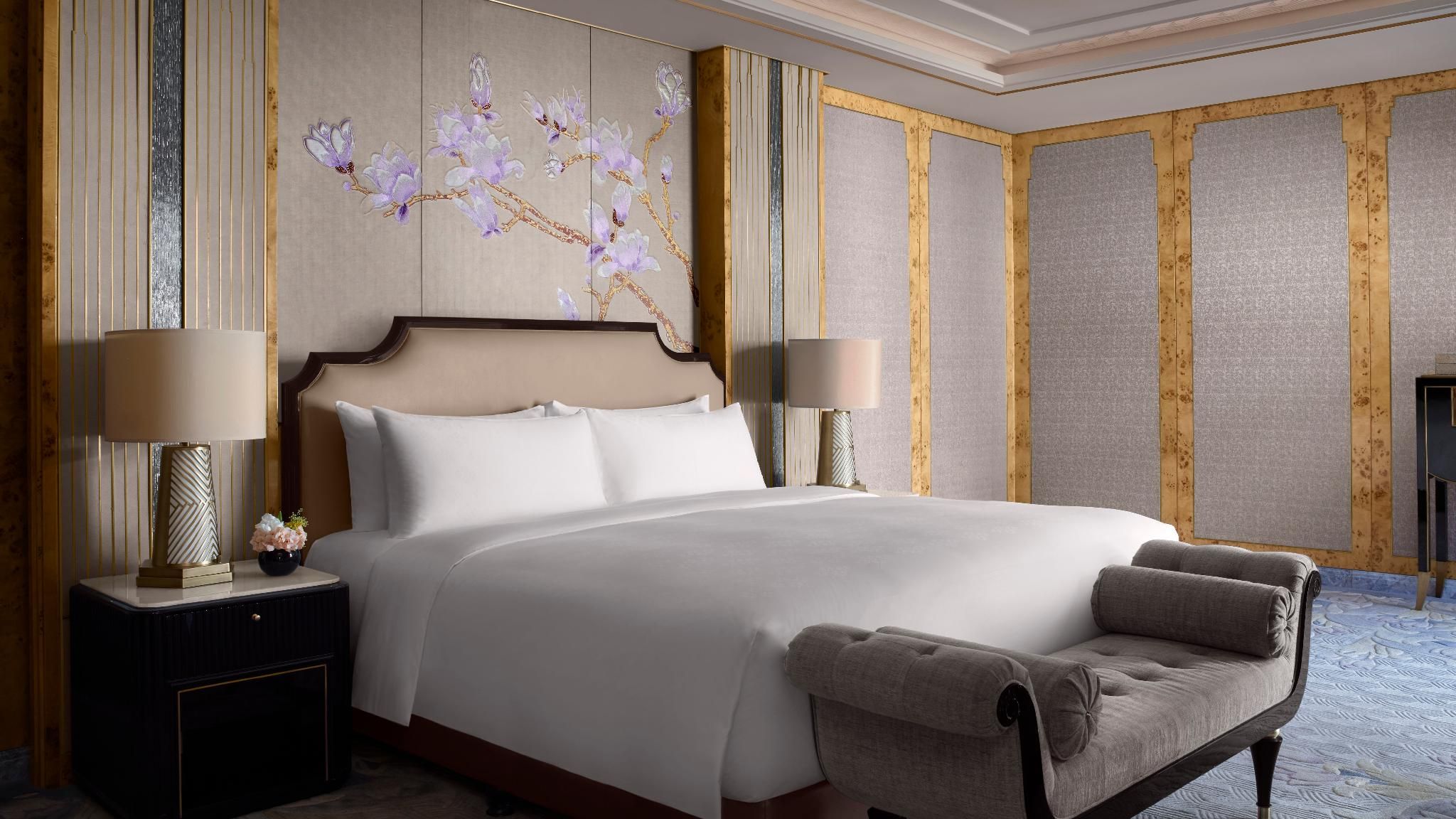 Caroline Astor Suite, Suite, 1 King, Bund view