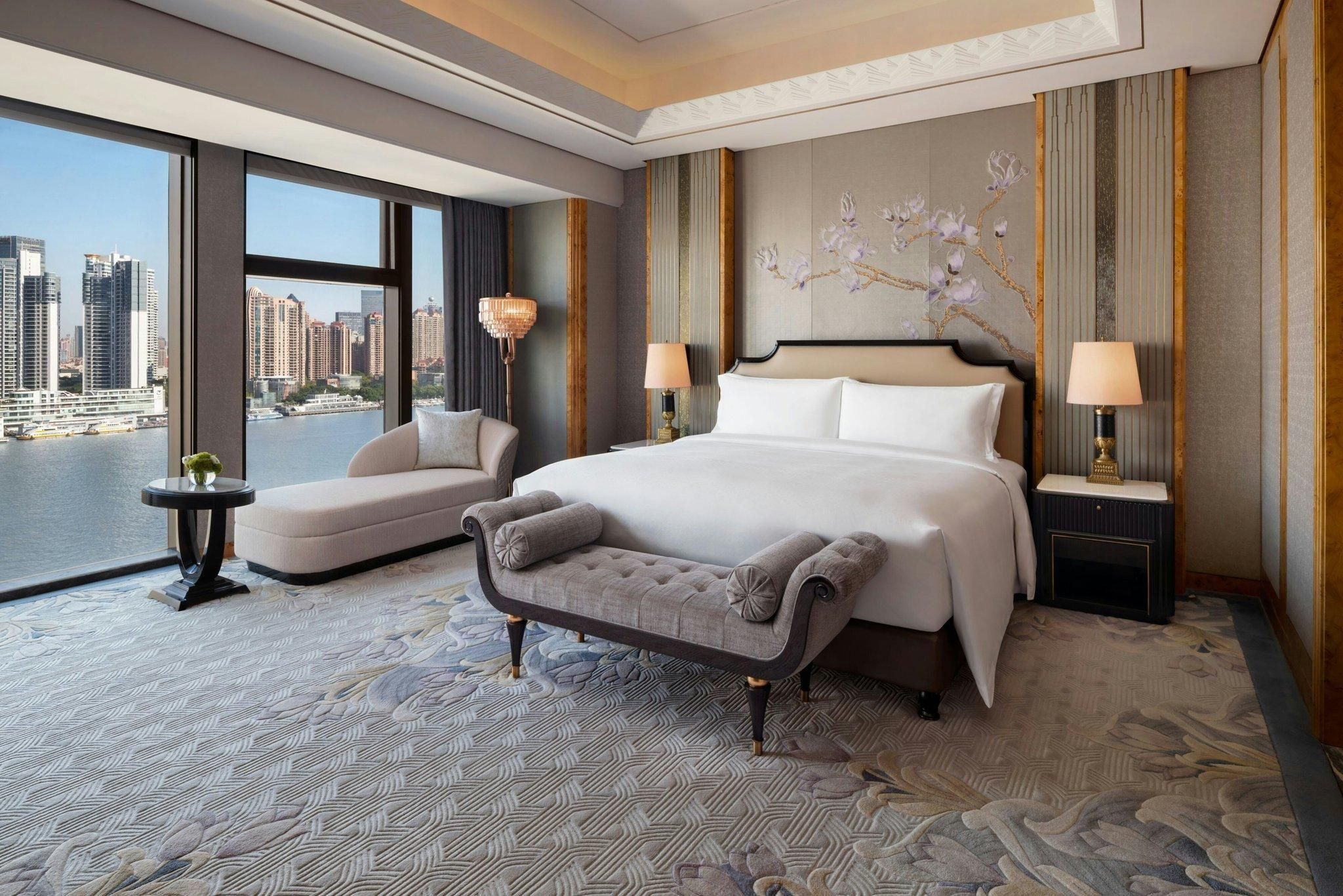 Metropolitan Suite, Suite, 1 King, Pearl Tower view