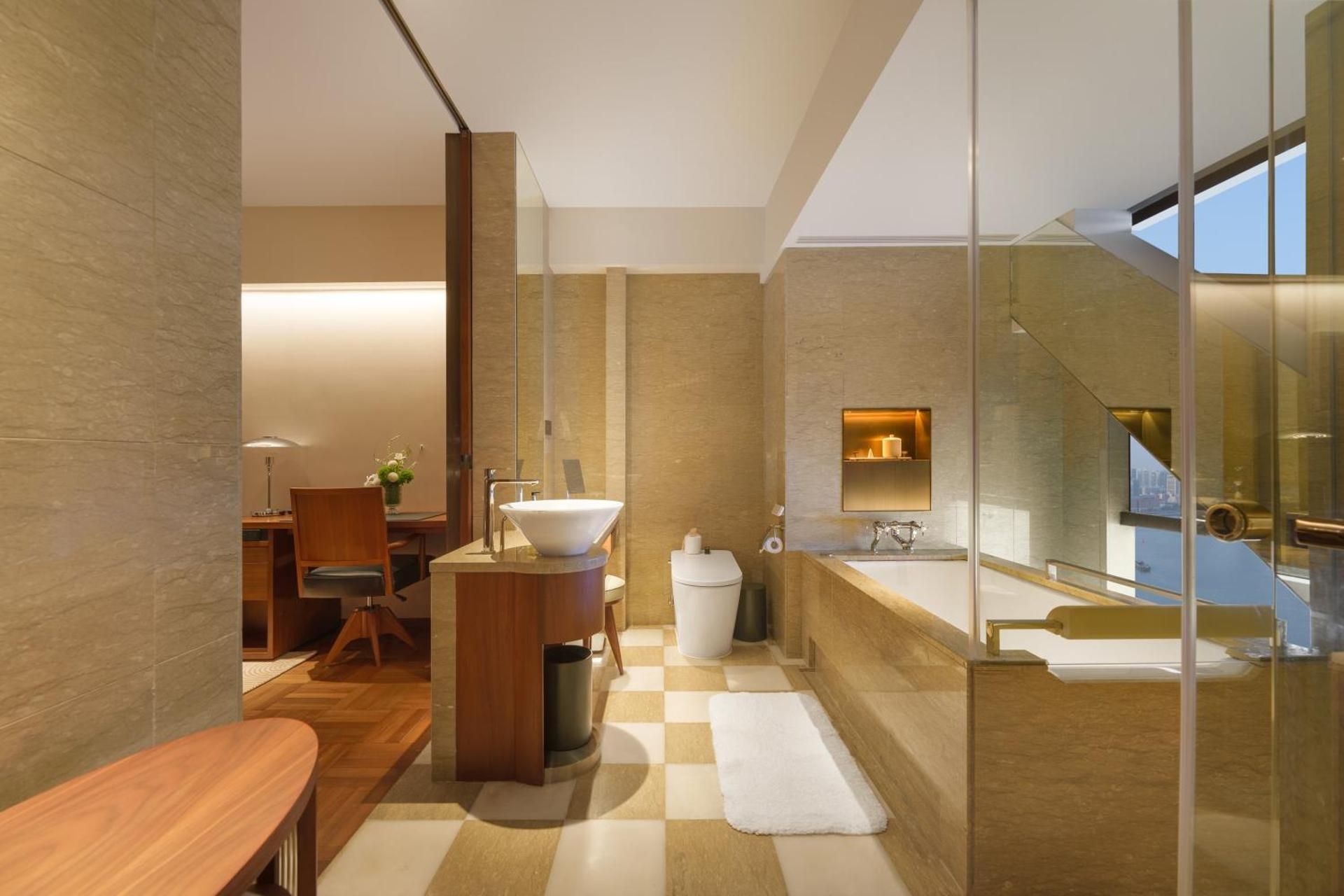 MaxX - Bund Suite with River View