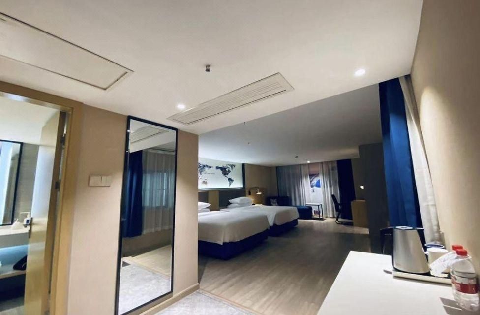 Kyriad KY Suite Room