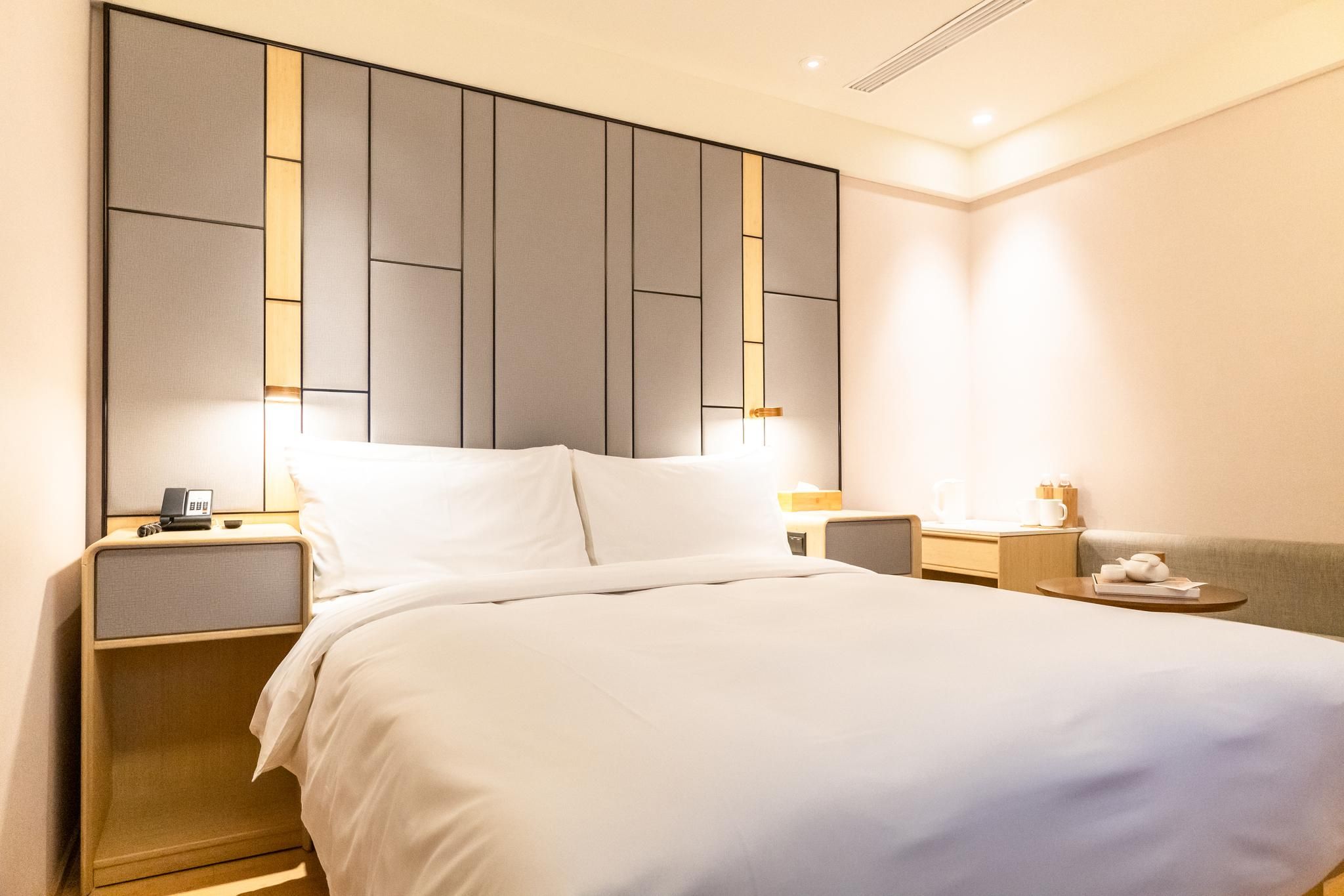 Queen Room A