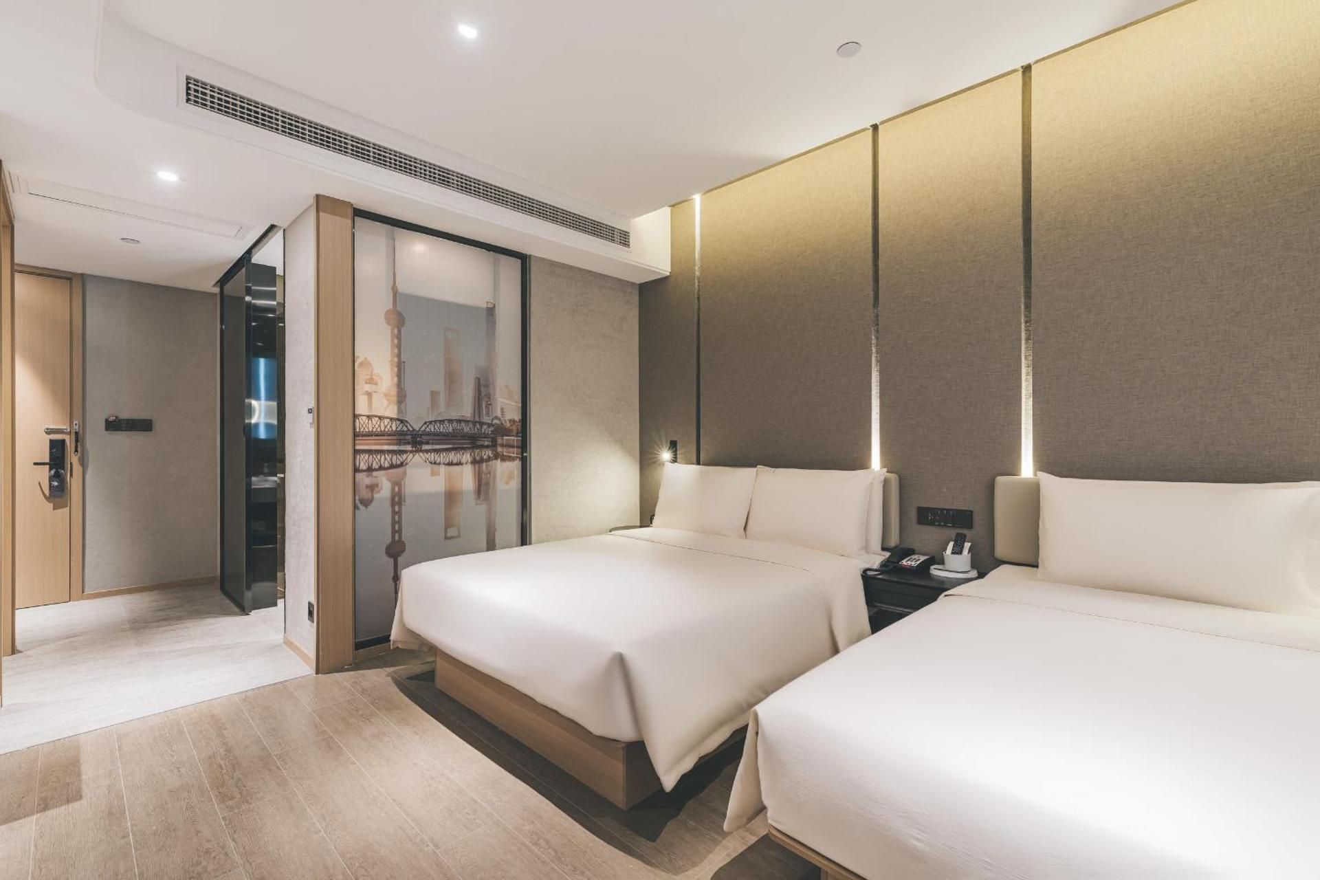 Superior Twin Room with Inner Window