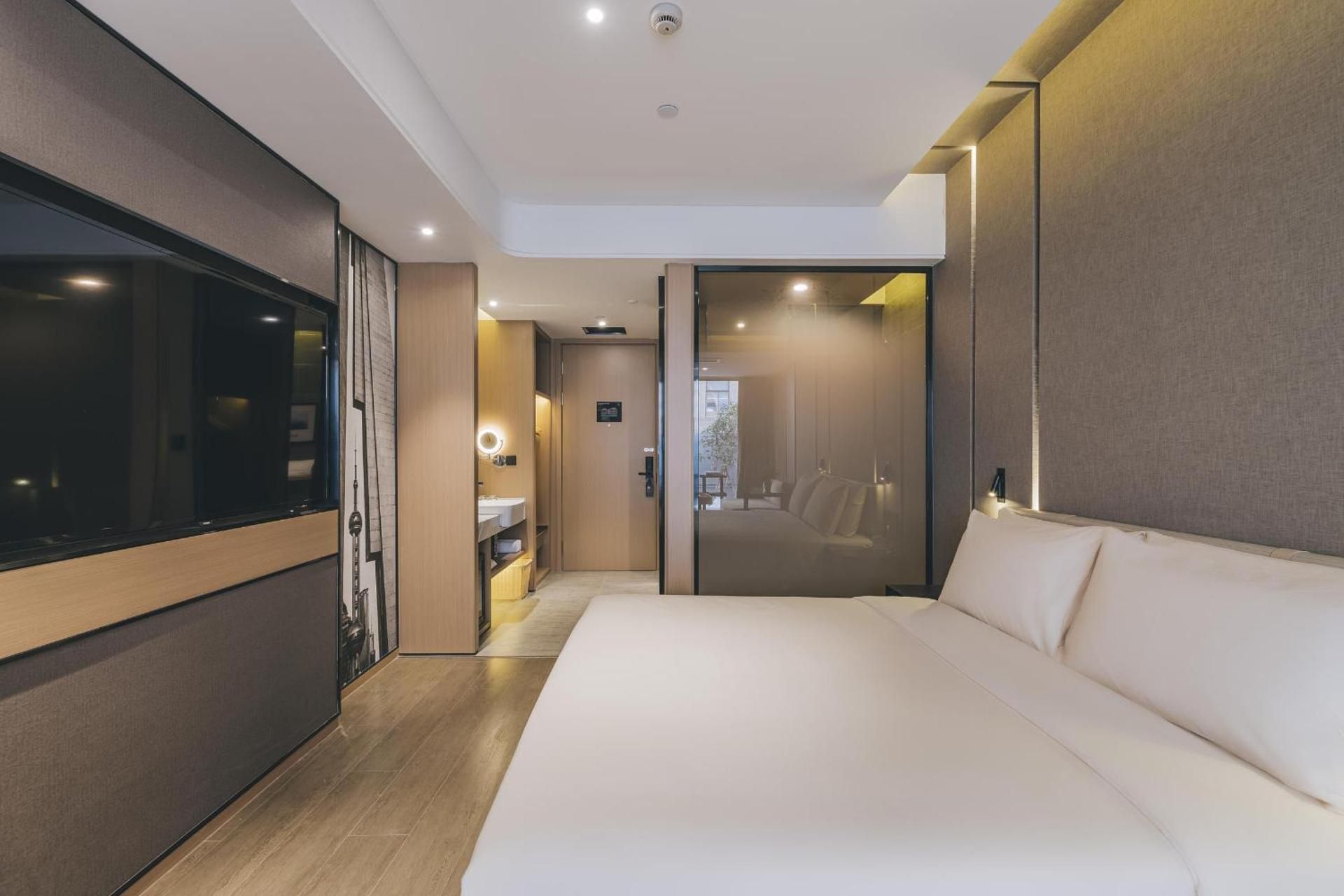 Superior Double Room with Inner Window