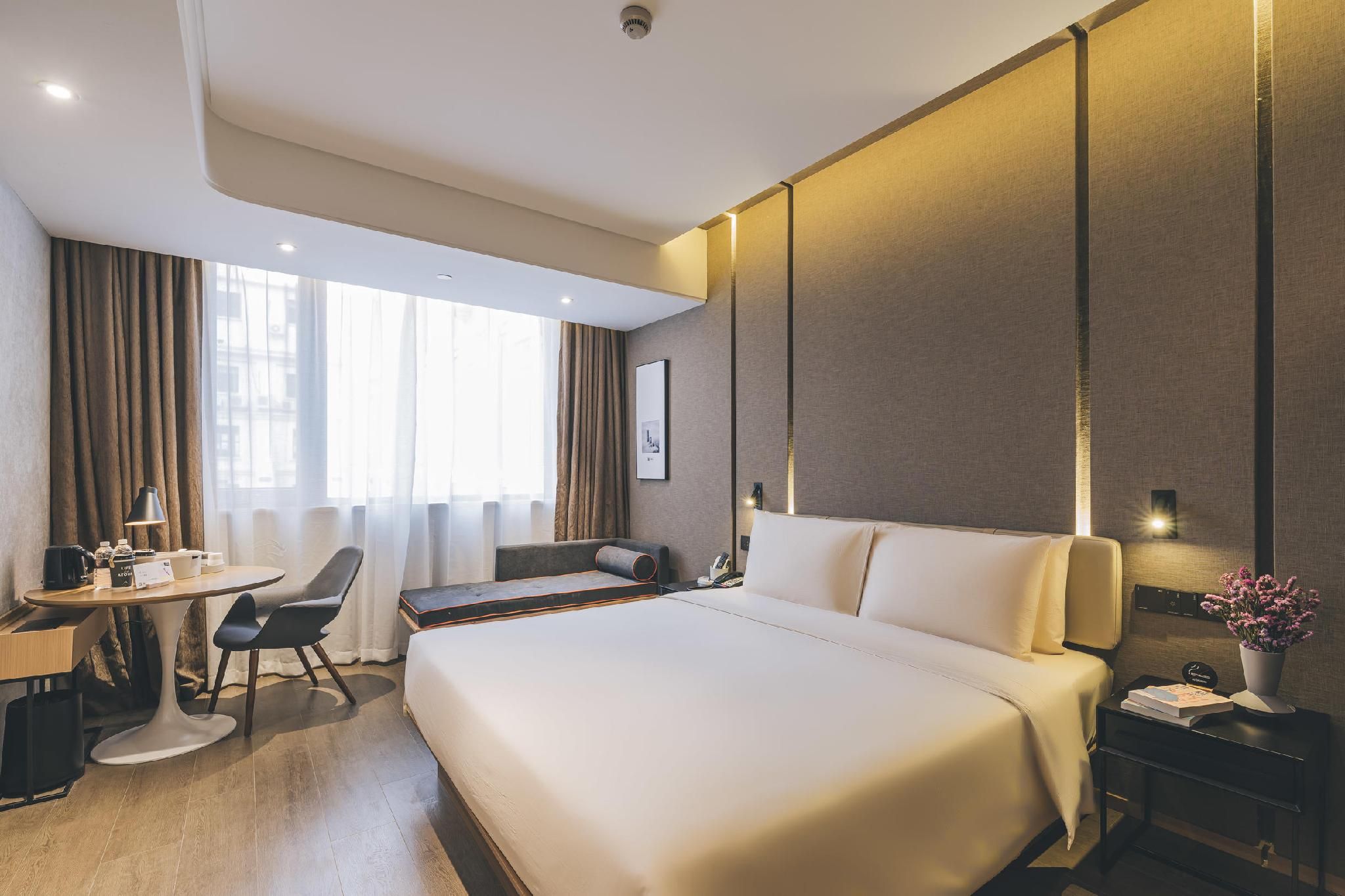 Executive room, Guest room, 1 Queen