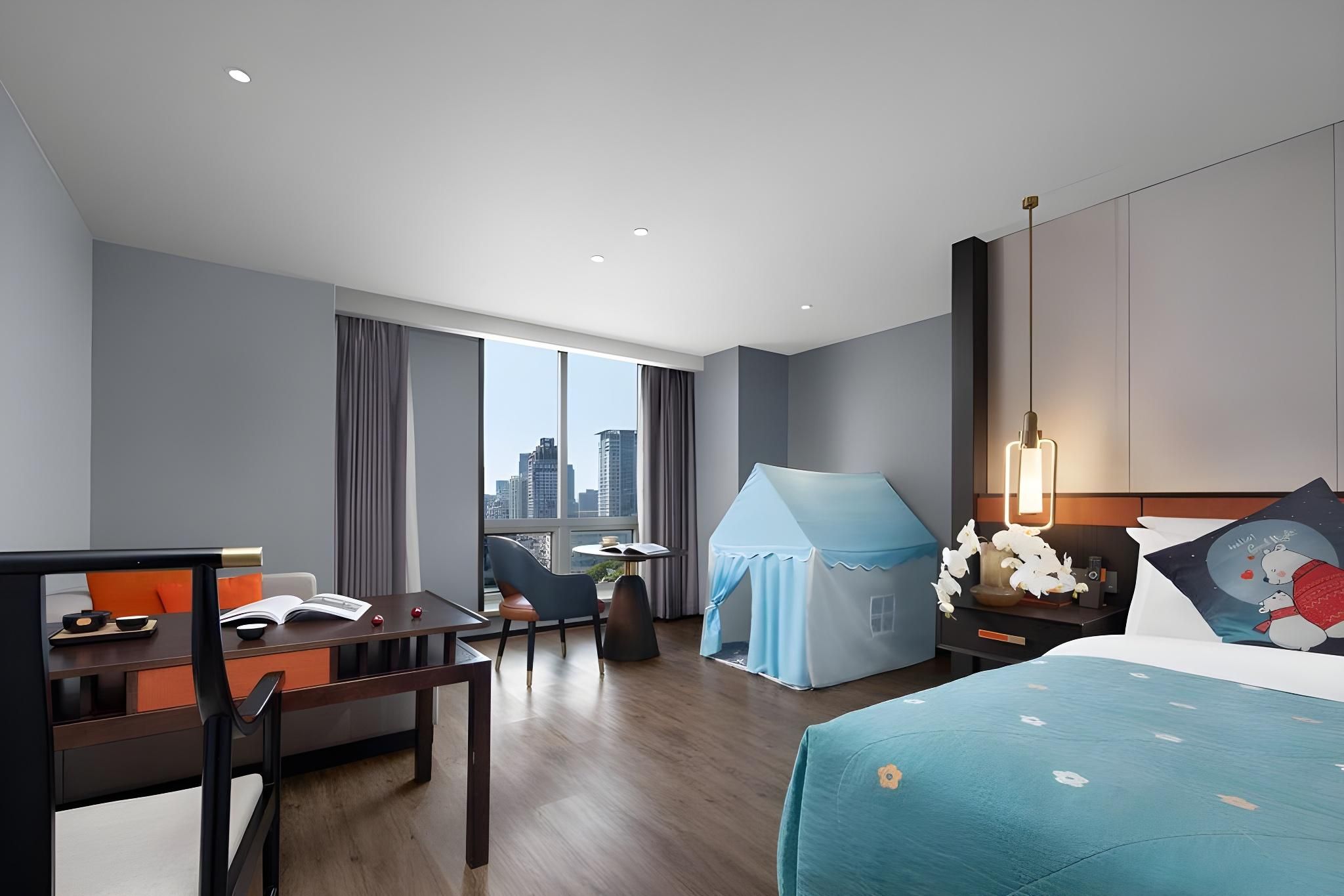 Deluxe Family Room