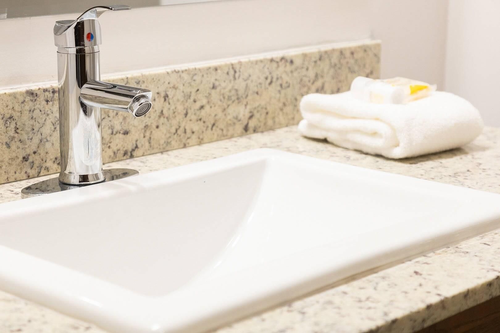 2 Queen Beds, Suite, Nonsmoking