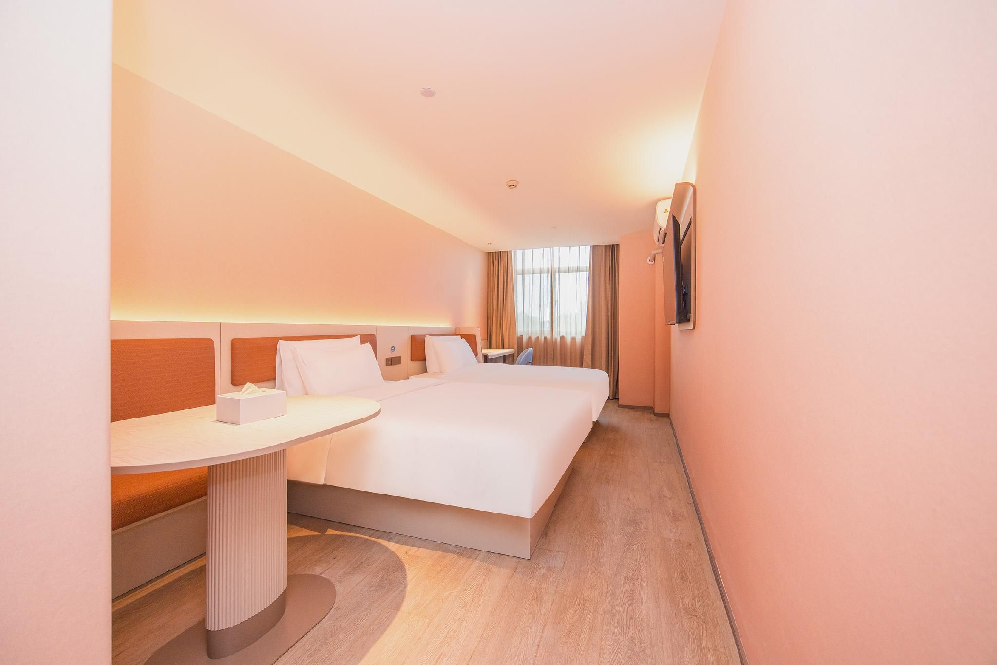 Huazhu - Family Room