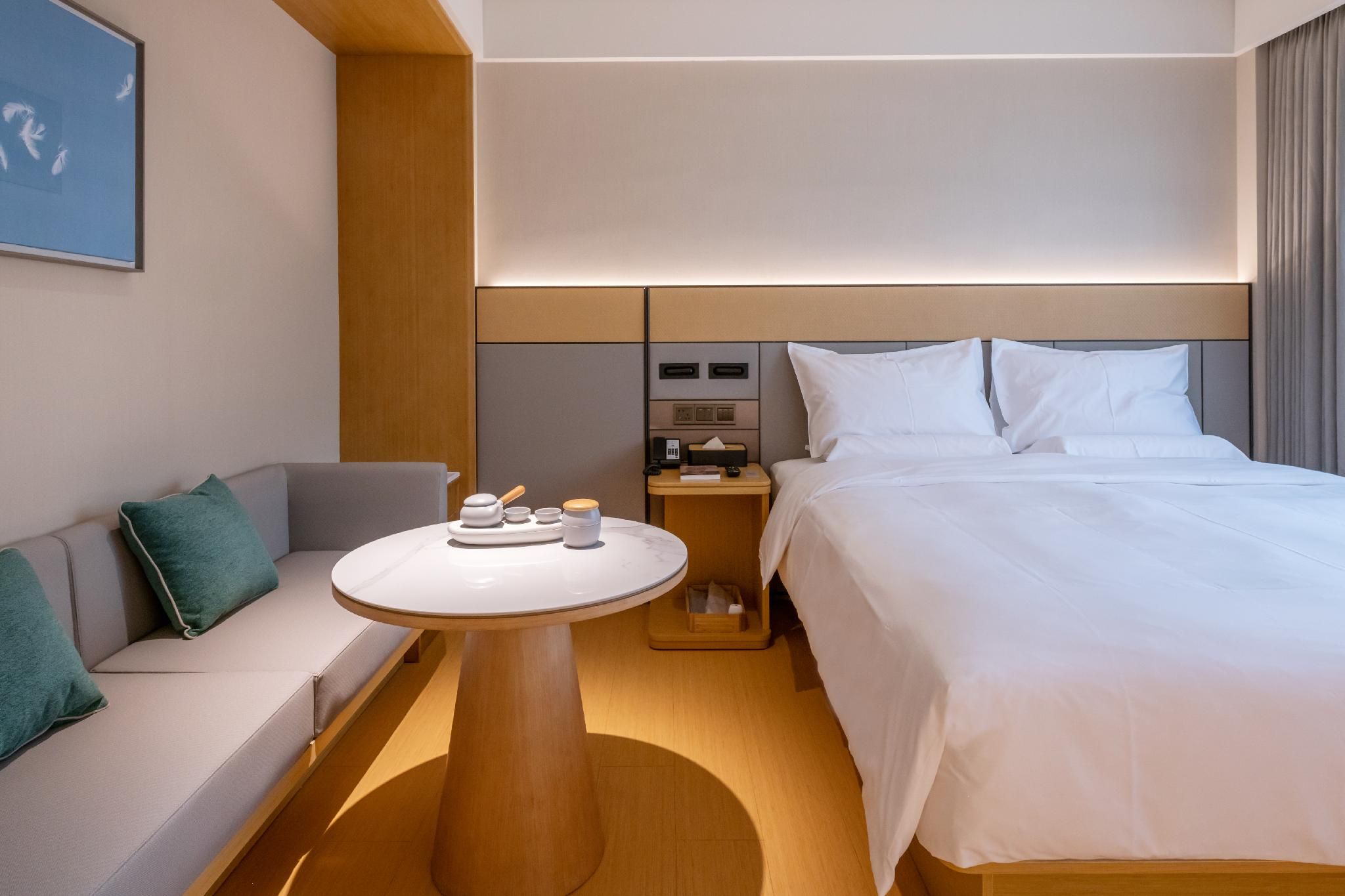 Business Queen Bed Room