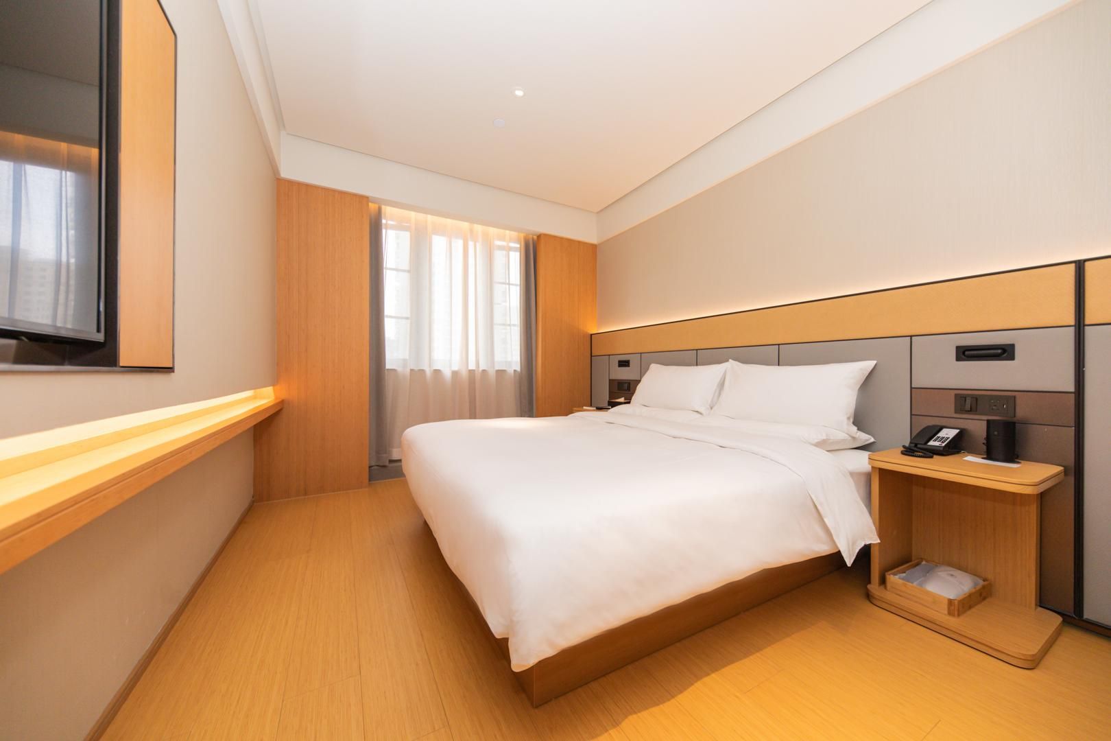 Business Queen Bed Room
