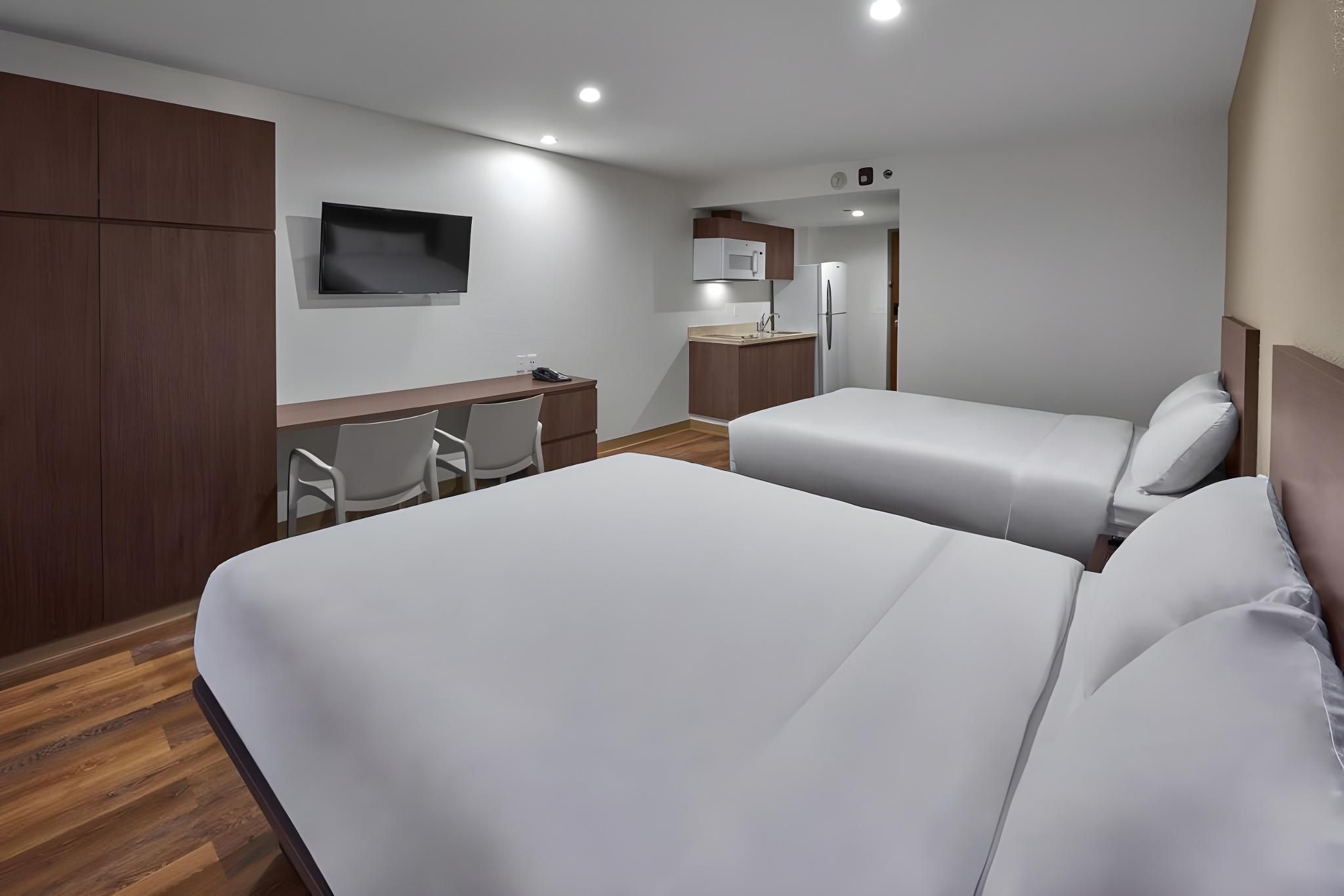 Queen Suite with Two Queen Beds