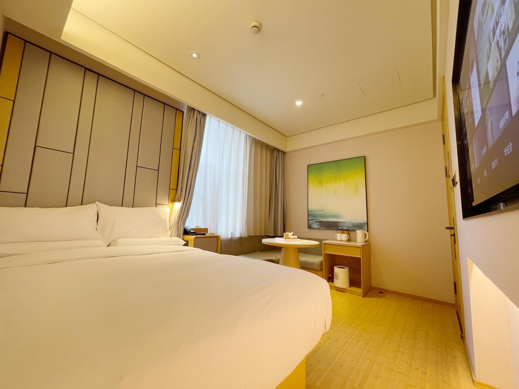 Business Queen Bed Room
