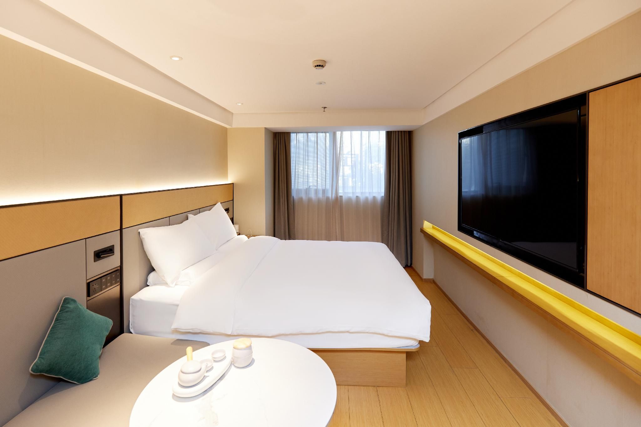 Business Queen Bed Room