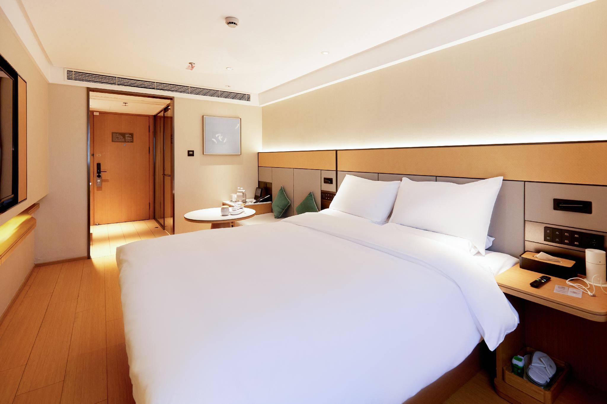 Business Queen Bed Room