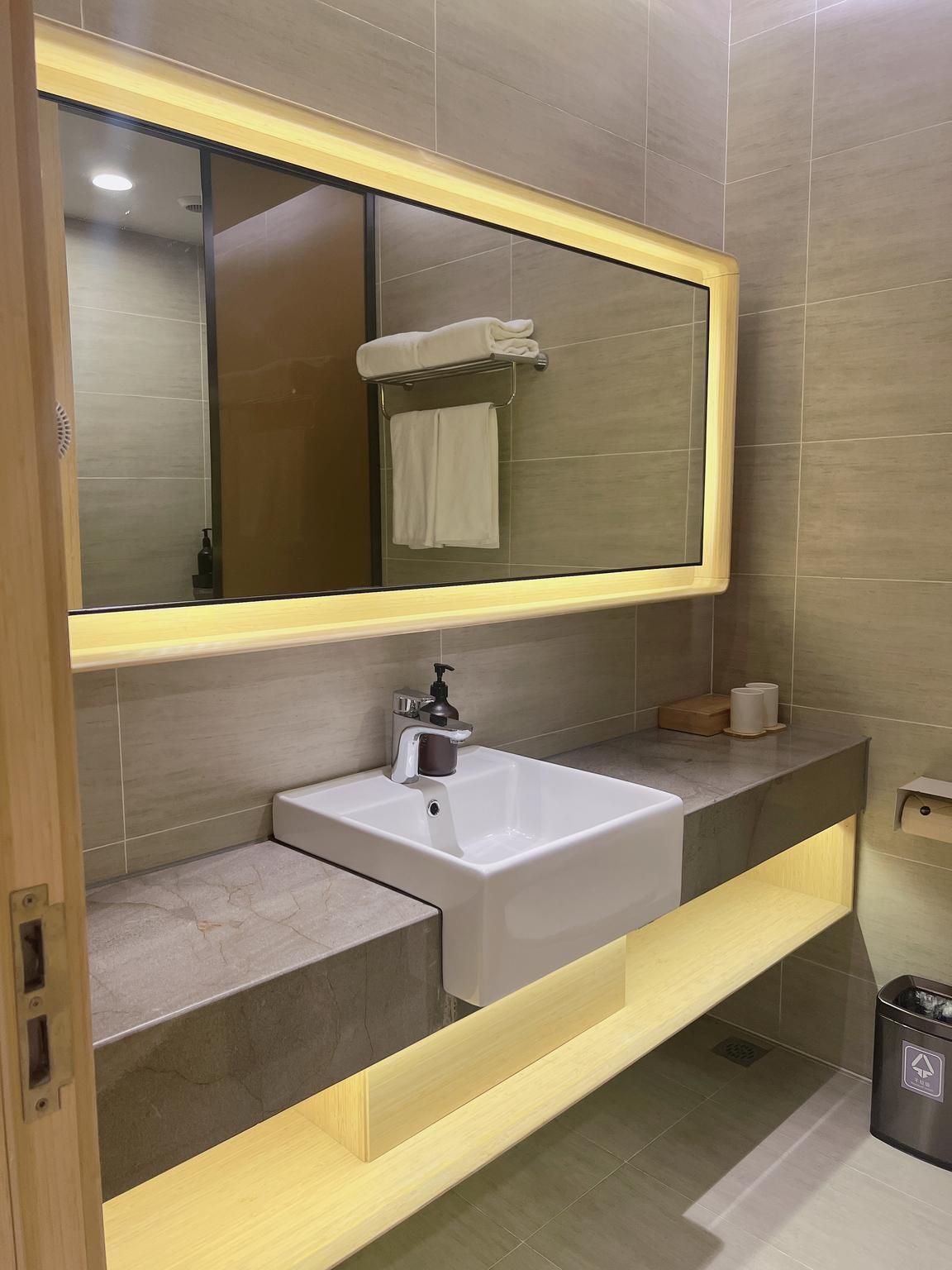 Twin Business Room