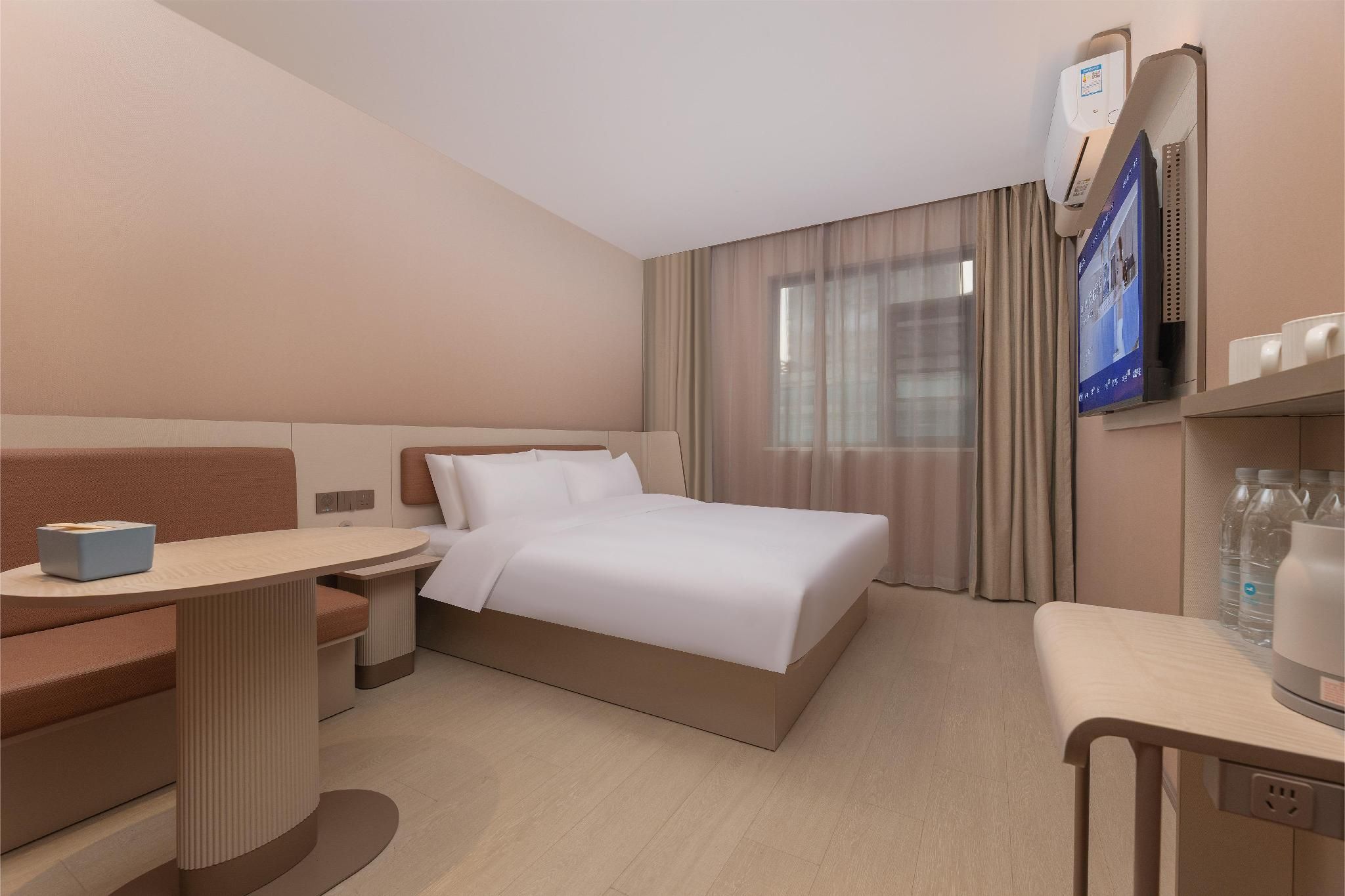Business Queen Room