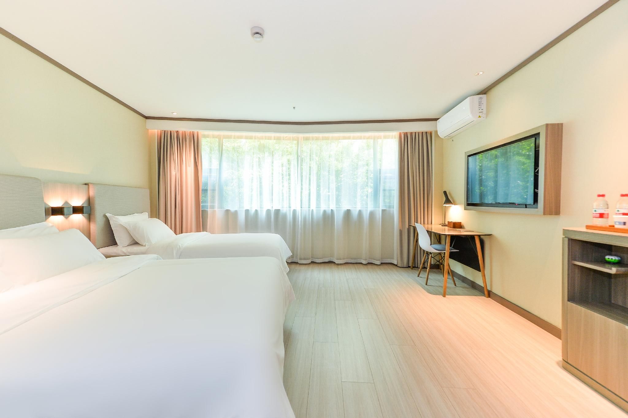 Huazhu - Family Room