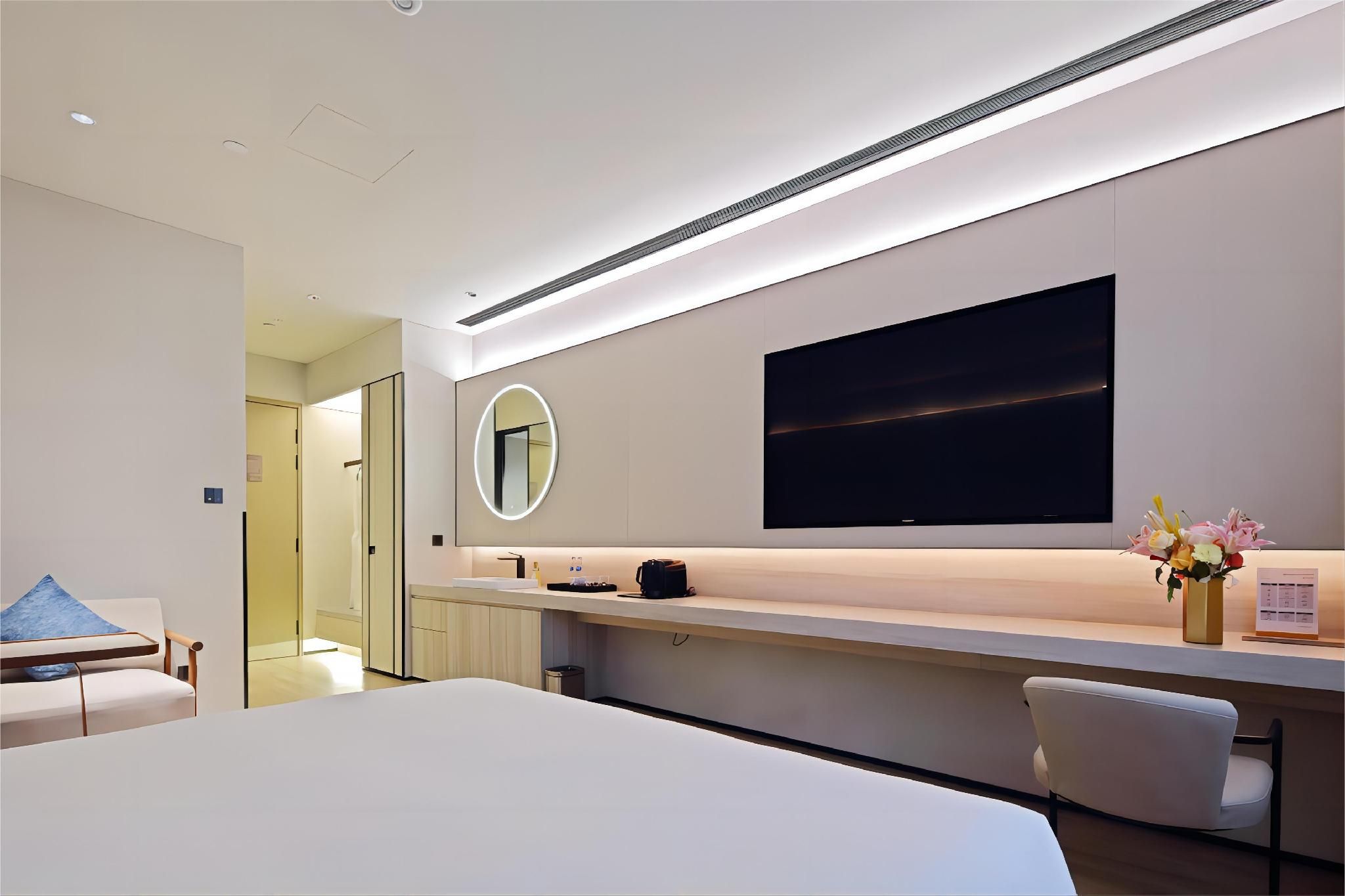 Huazhu - Deluxe Bed Room