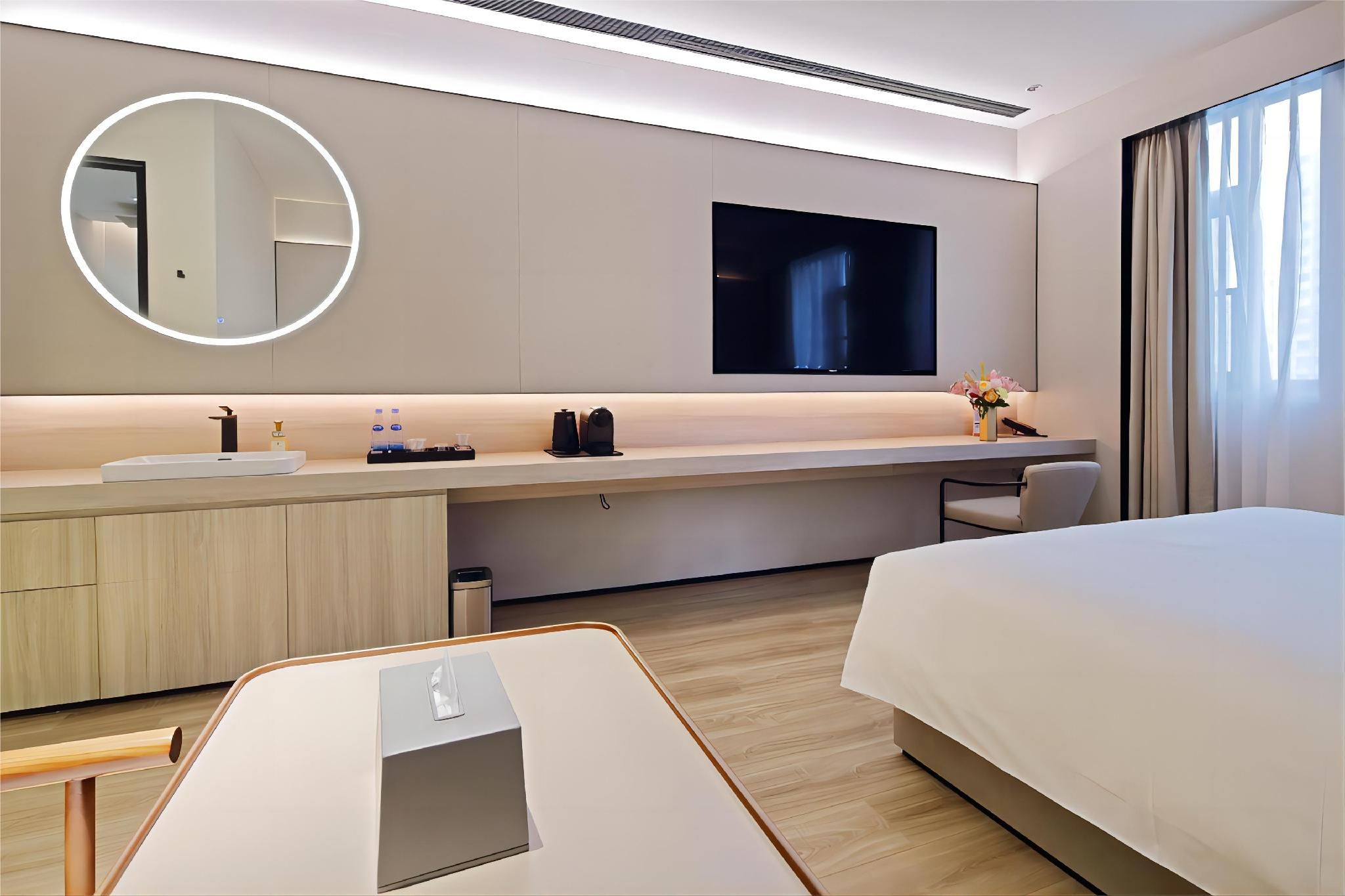 Huazhu - Deluxe Bed Room