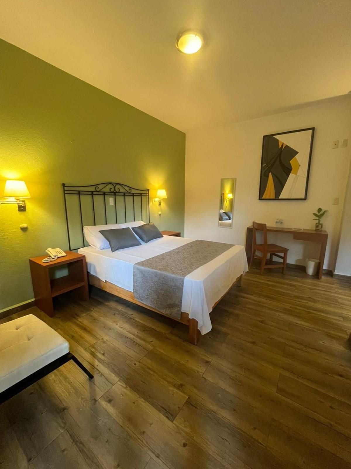 Deluxe Suite
