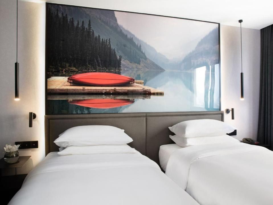 WH - Deluxe Room Twin