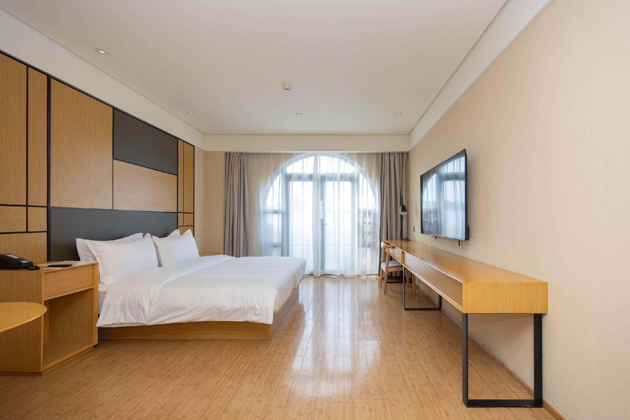 Business King Room