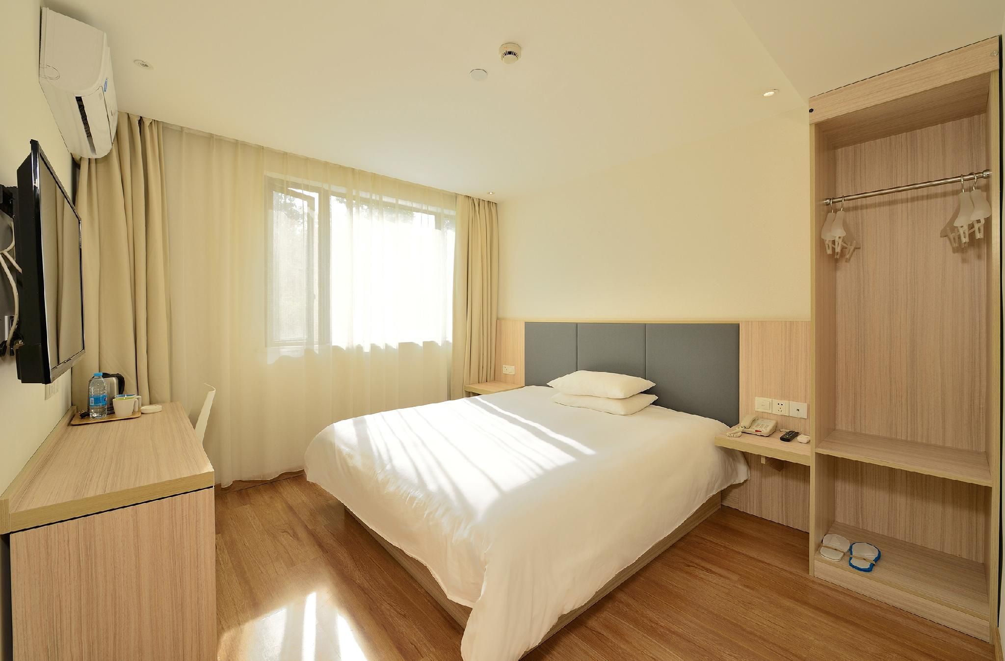 Huazhu - Superior BedRoom