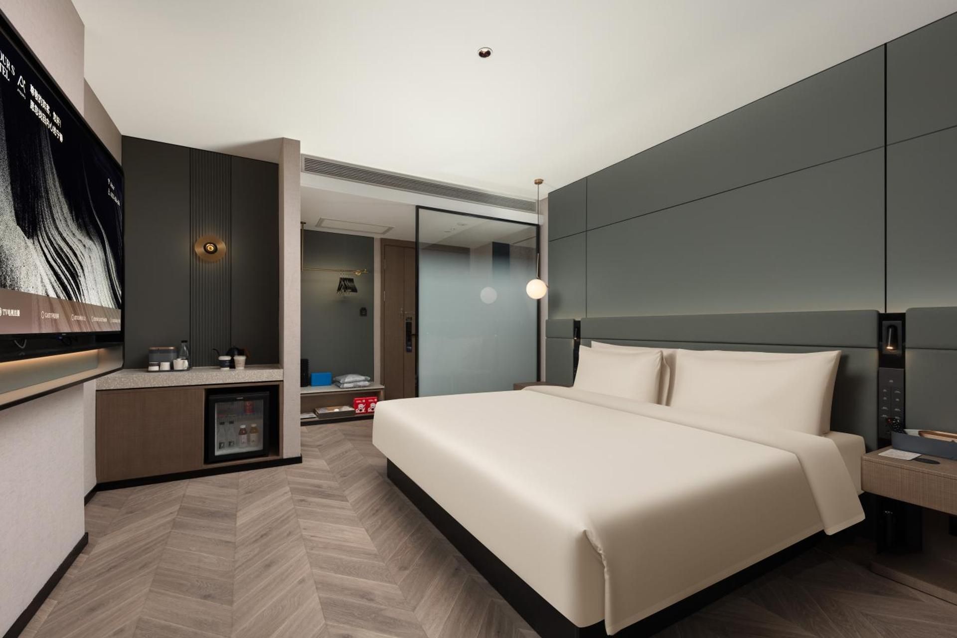 Jimu Queen Room with Bathtub