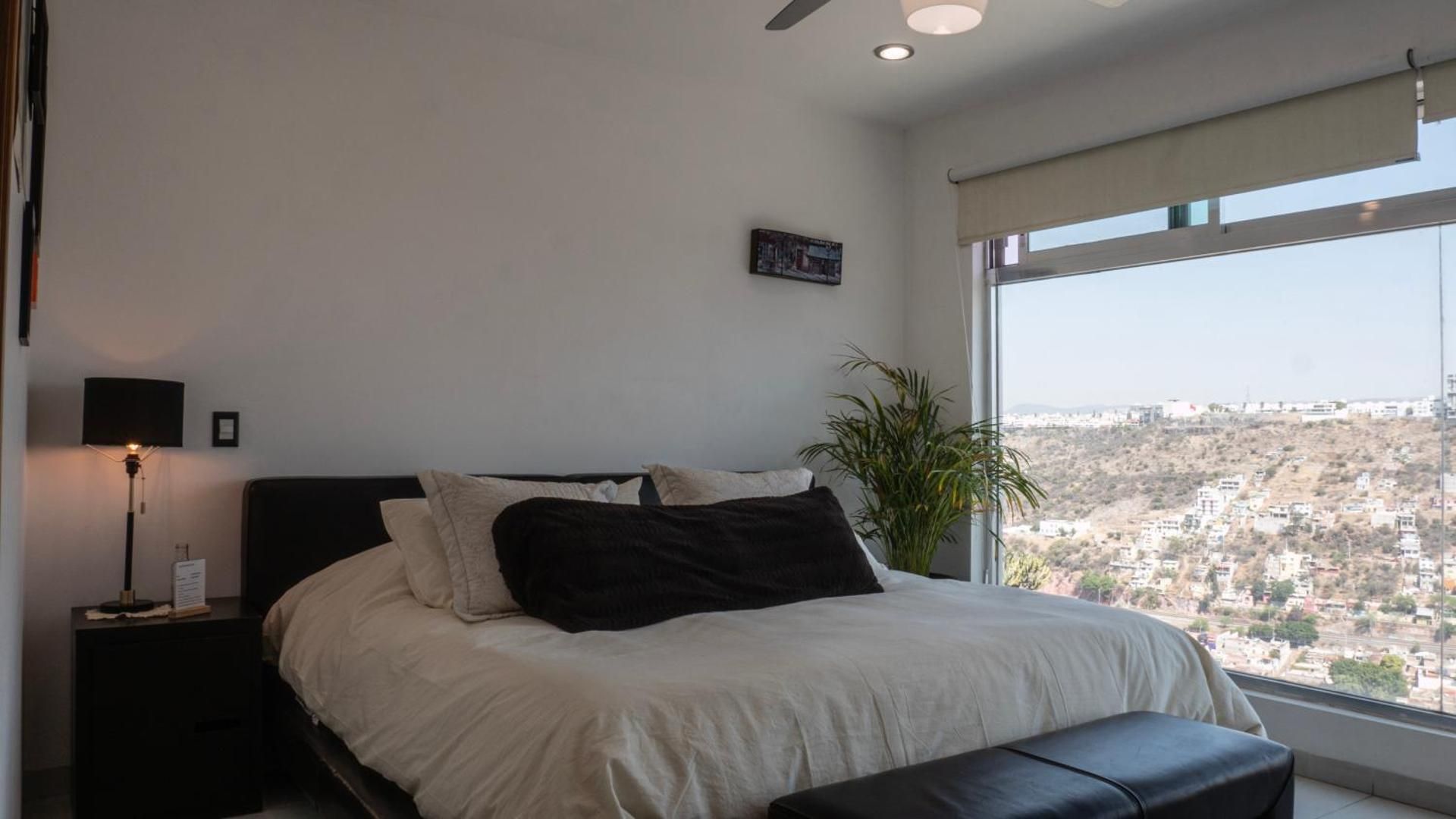 King Room with Mountain View