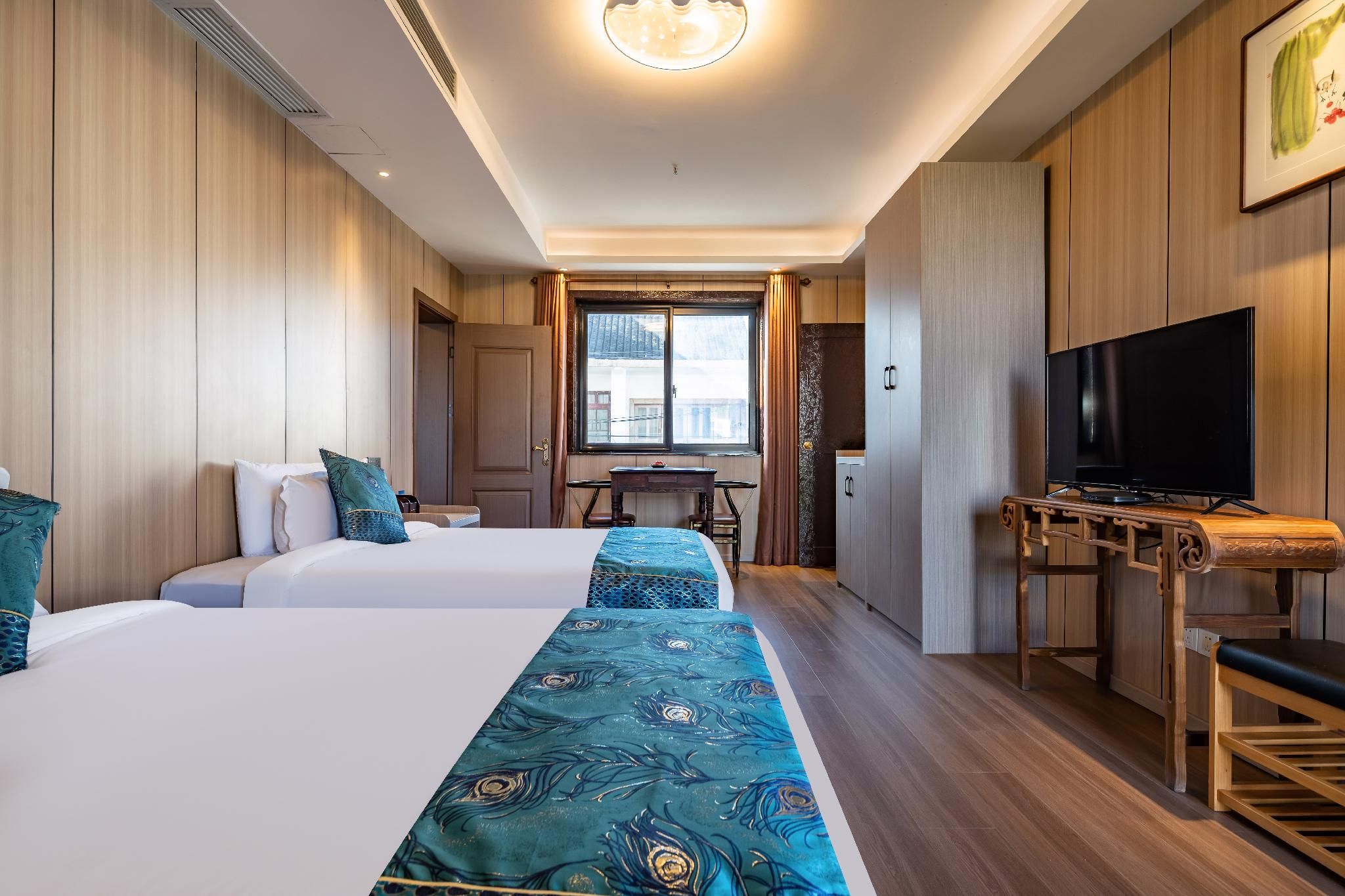 Family Twin Suite