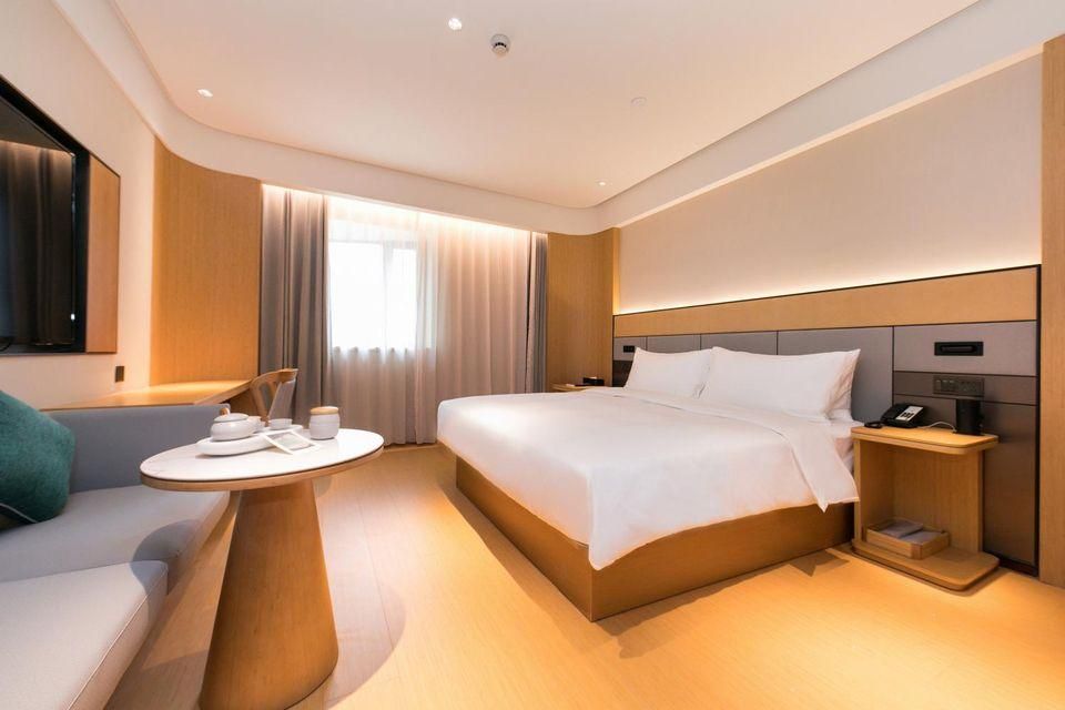 Business Queen Room