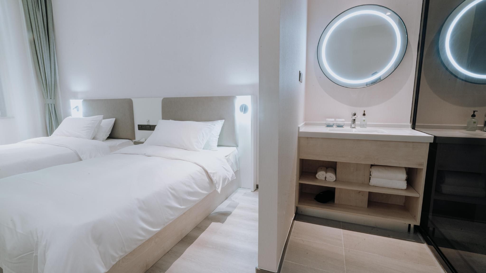 Huazhu - Business Twin Room